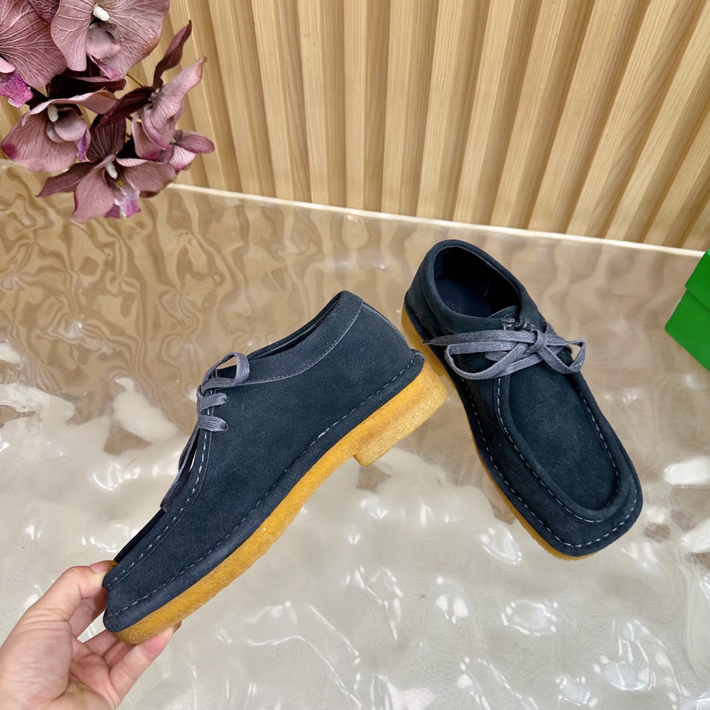 Bottega Veneta Adamo Neutral Shoes: Retro-Inspired Comfort and Style in Top Edition 840 – Review - 图片 9