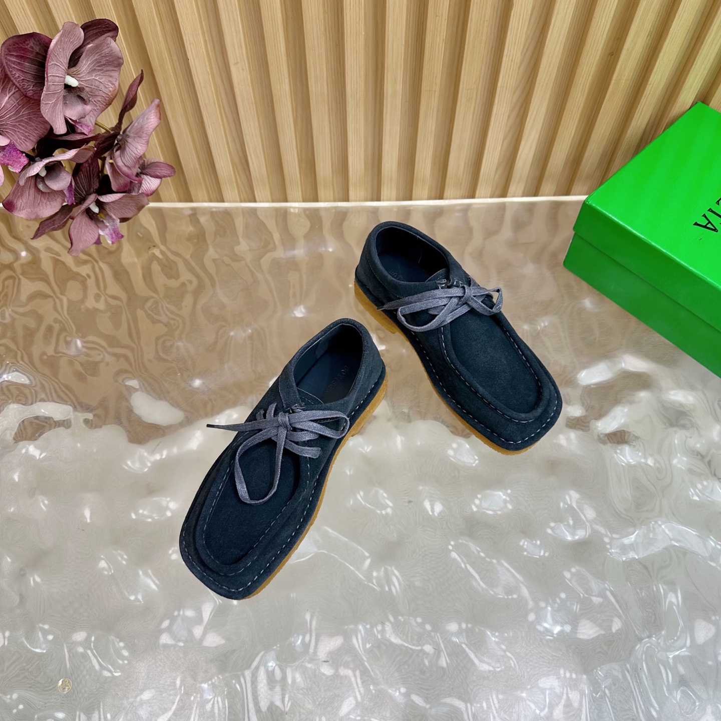 Bottega Veneta Adamo Neutral Shoes: Retro-Inspired Comfort and Style in Top Edition 840 – Review - 图片 6