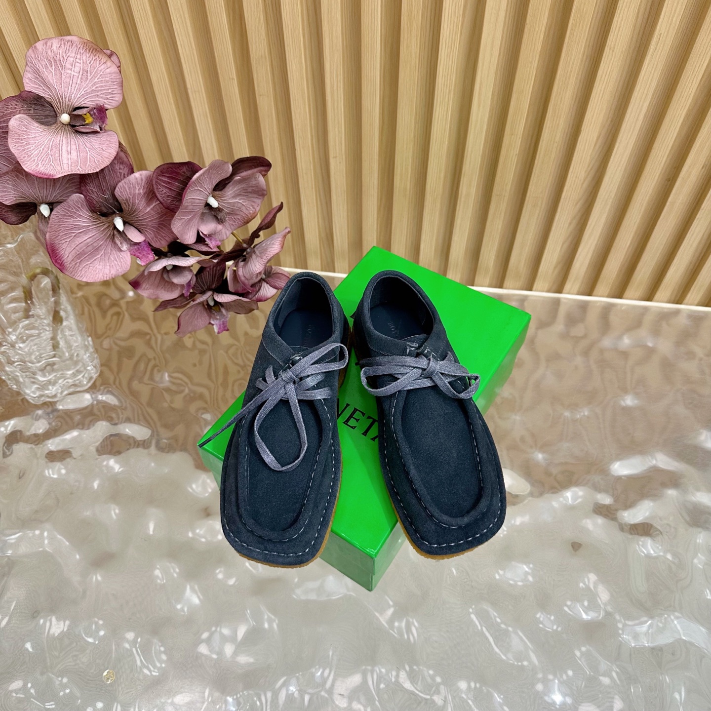 Bottega Veneta Adamo Neutral Shoes: Retro-Inspired Comfort and Style in Top Edition 840 – Review - 图片 3