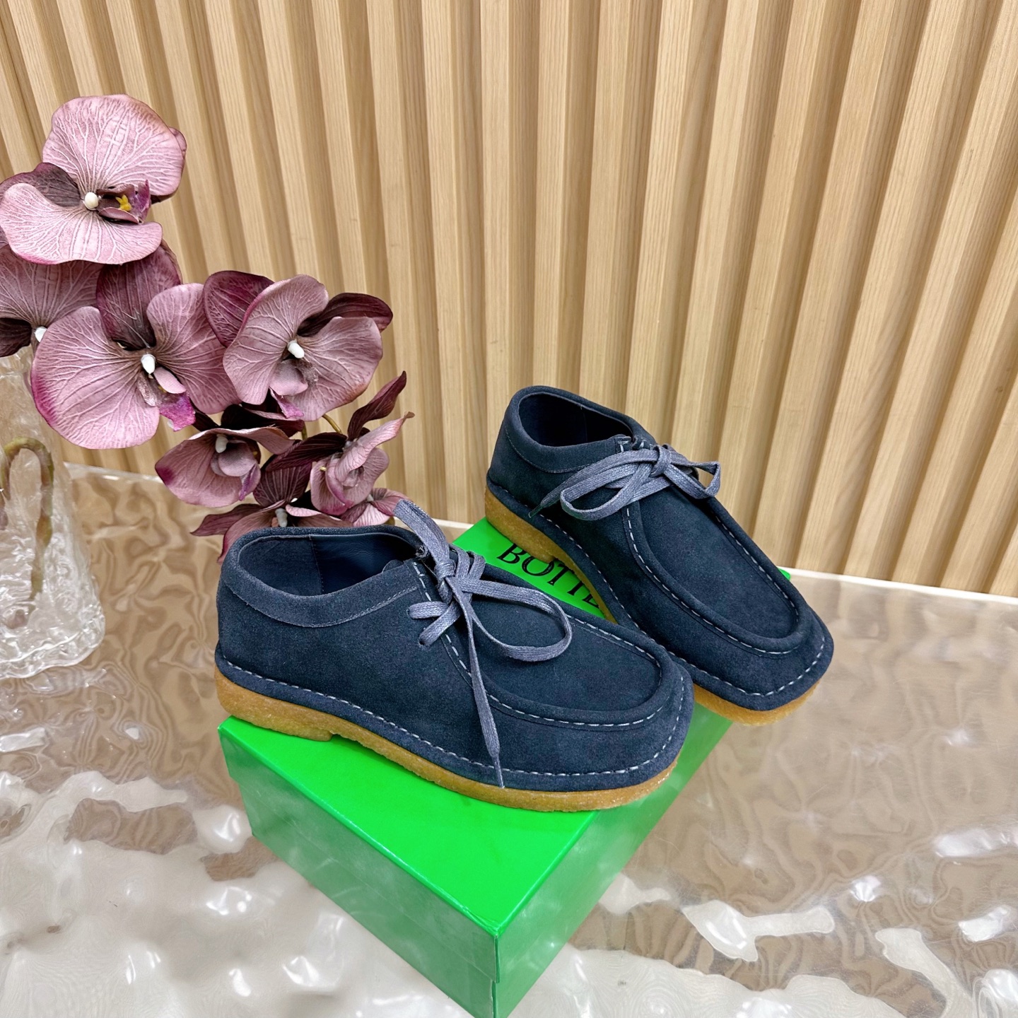Bottega Veneta Adamo Neutral Shoes: Retro-Inspired Comfort and Style in Top Edition 840 – Review - 图片 2