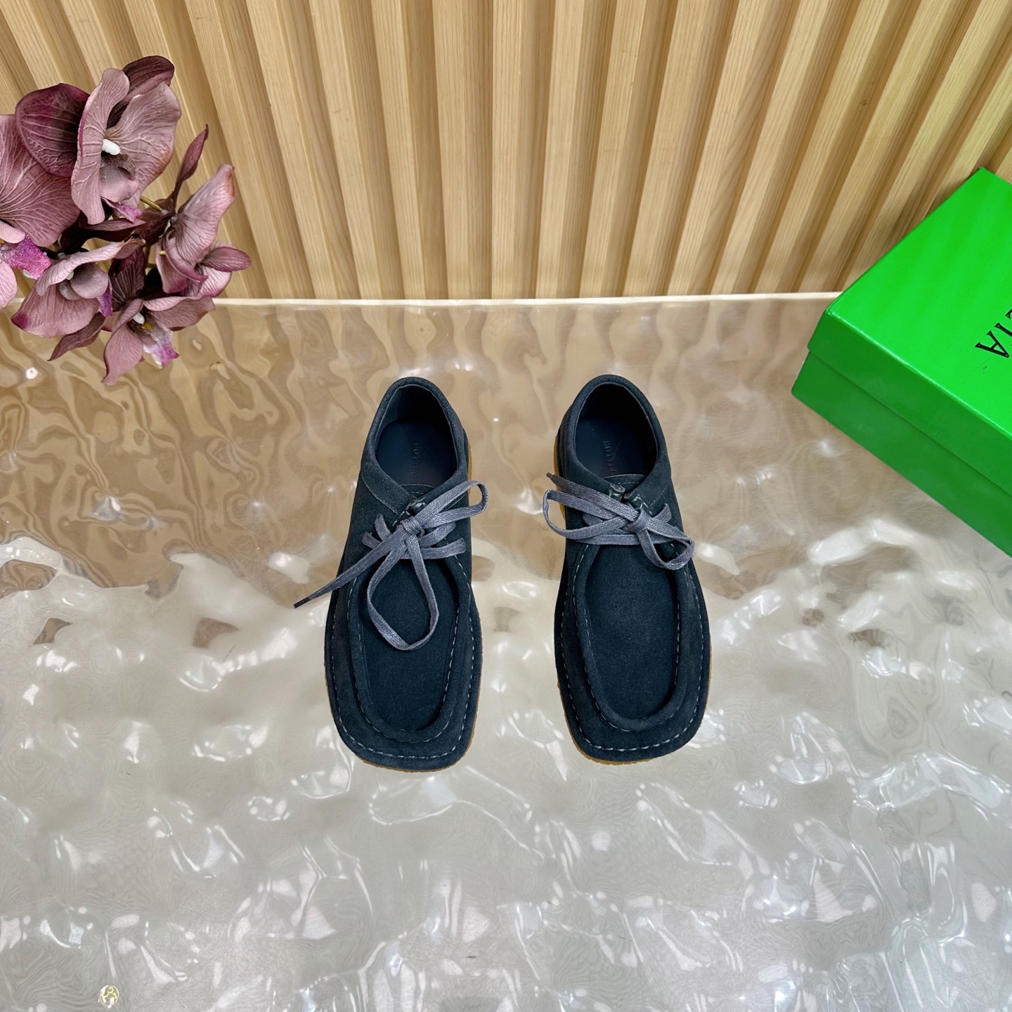 Bottega Veneta Adamo Neutral Shoes: Retro-Inspired Comfort and Style in Top Edition 840 – Review - 图片 4