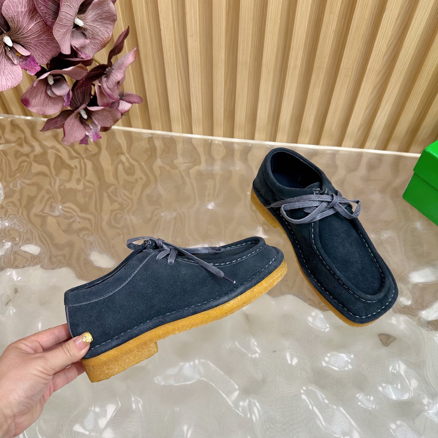 Bottega Veneta Adamo Neutral Shoes: Retro-Inspired Comfort and Style in Top Edition 840 – Review - 图片 8