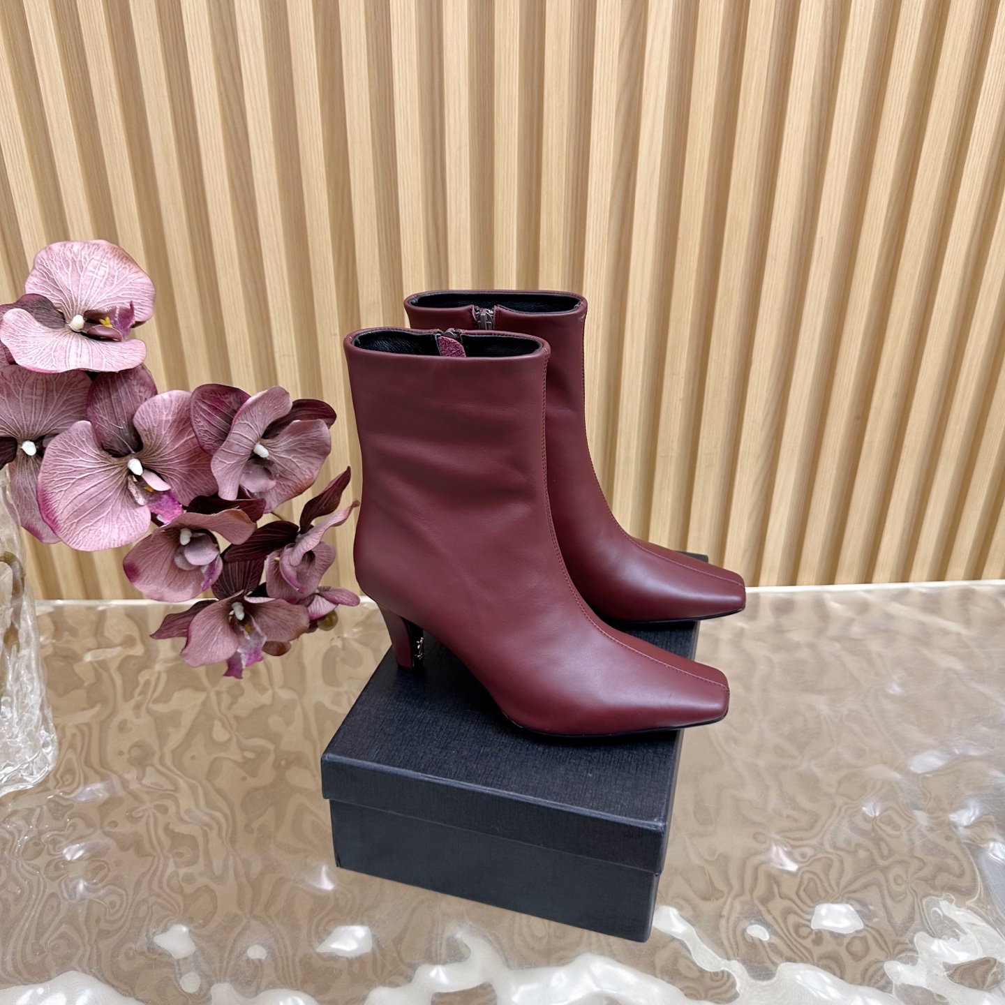 NO:463543,SAINT LAURENT YSL Saint Laurent Spring and Summer Show Boots ————————————————————————————————————————————————————————————————————————————————————————————————————————————————————————————————————————————————————————————————————————————————————————————————————————————————————————————————————————————————————————————————————————————————————————————————————————————————————————————————————————————————————————————————————————————————————————————————————————————————————————————————————————————————————————————————————————————————————————————————————————19860909SAINT LAURENT YSL 圣罗兰春夏走秀款 短靴 ———————————— 超多明星时尚博主种草 唯有YSL最懂女人心不接受反驳超级无敌女人味神器 原版开模坡跟 细节完美对版 精雕细琢的型体楦型保证脚感超级舒服 鞋面定制进口牛皮 内里进口混种羊皮里 跟高7.5CM 大底意大利真皮大底 Size35-40（40/41订做不退换）,靴子,saint laurent,saint laurent,saint laurent,boots,cowhide,sheepskin,Leather soles,Women's Shoes