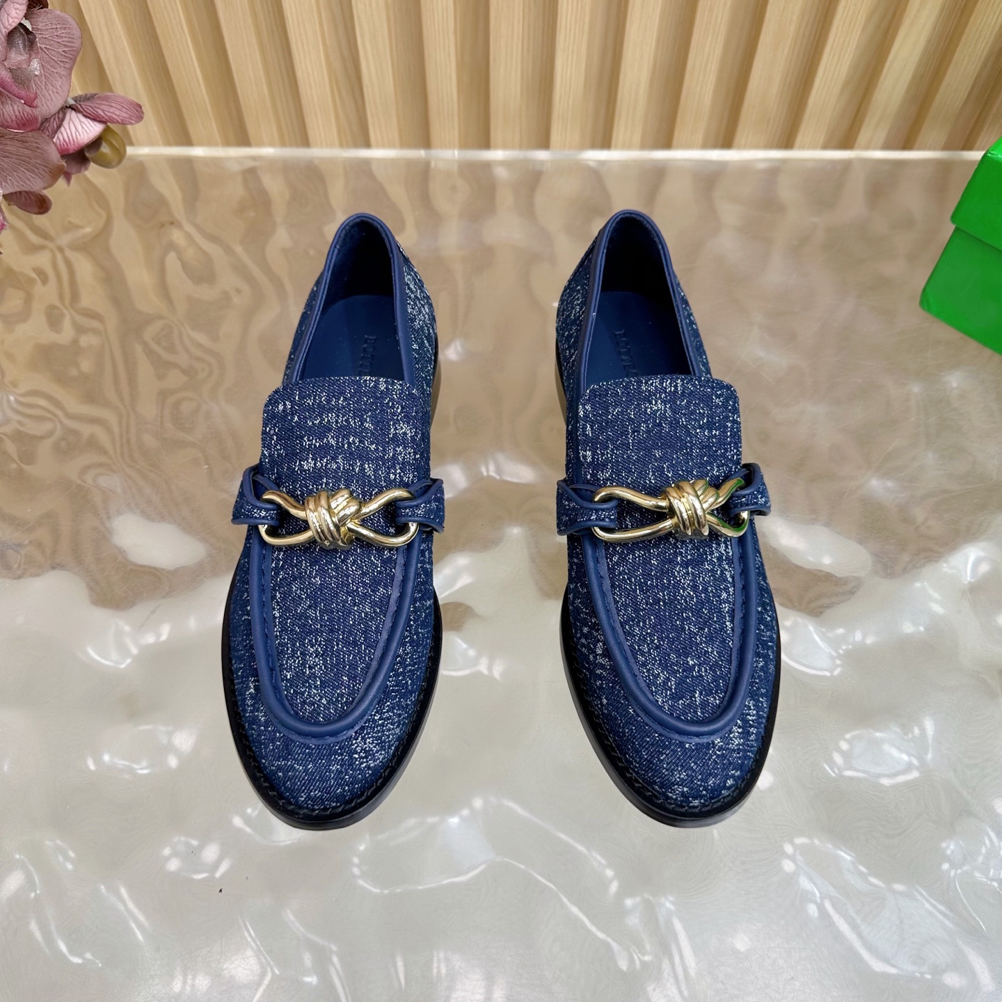 “792 Bottega Veneta Cortex Cut Shoes: Latest Color Trends with Comfortable Design and High-End Materials” - 图片 5