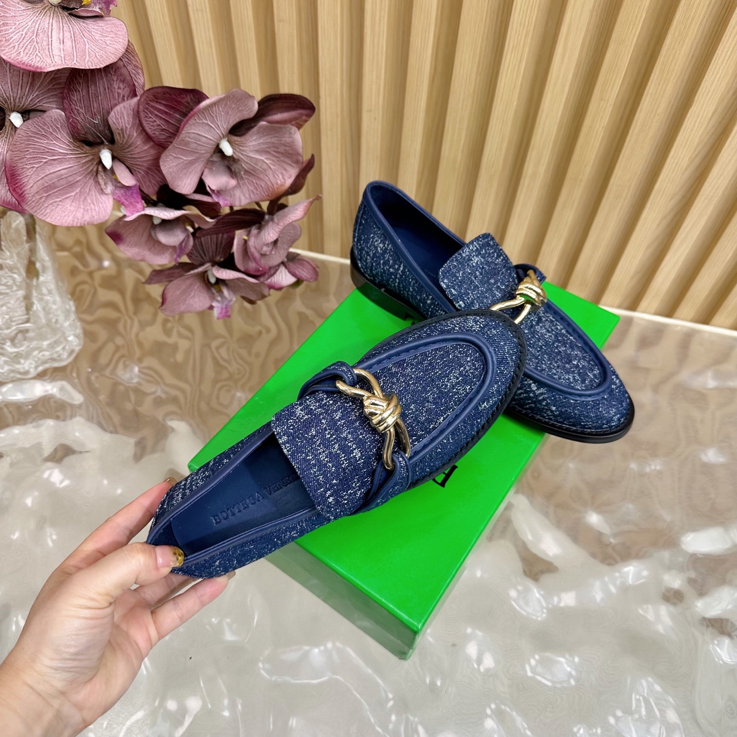 “792 Bottega Veneta Cortex Cut Shoes: Latest Color Trends with Comfortable Design and High-End Materials” - 图片 3