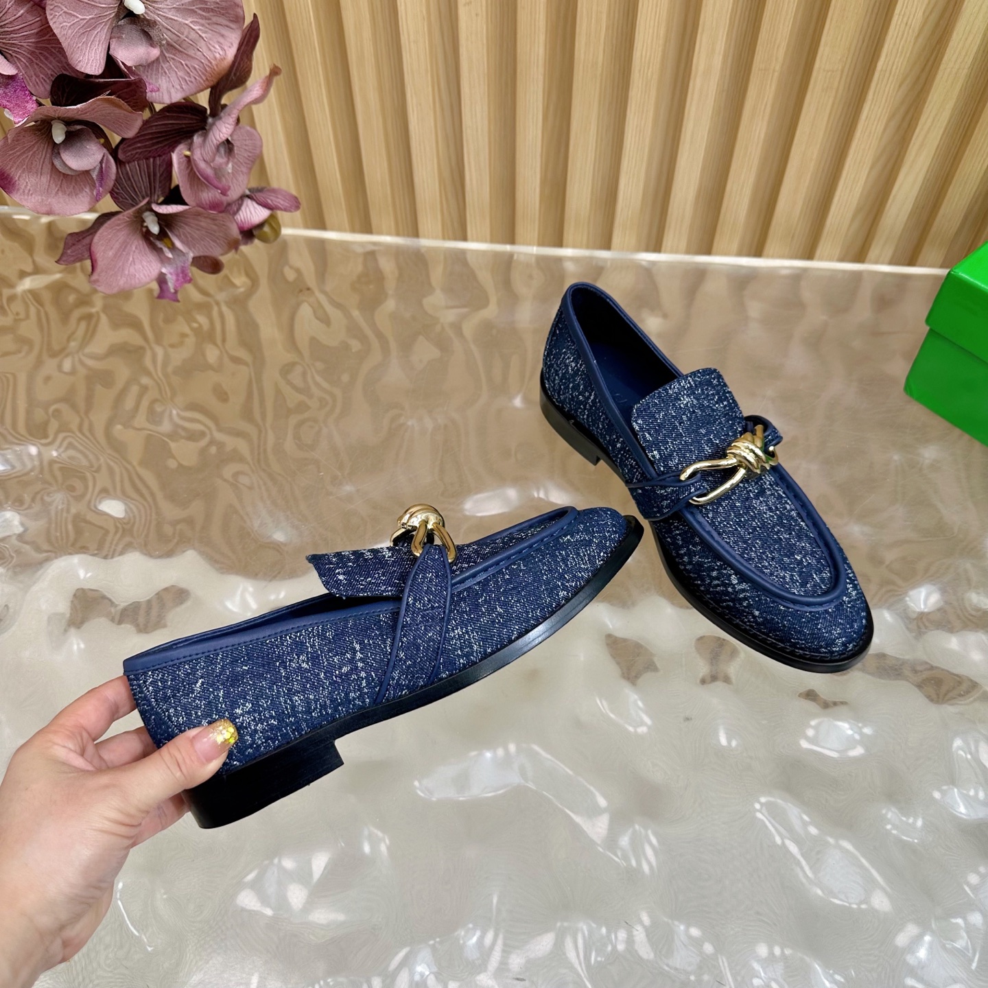 “792 Bottega Veneta Cortex Cut Shoes: Latest Color Trends with Comfortable Design and High-End Materials” - 图片 9
