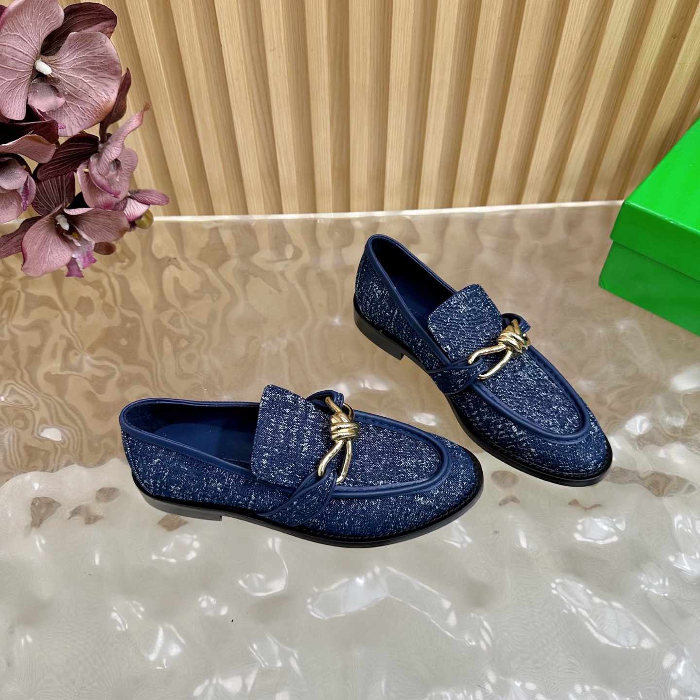 “792 Bottega Veneta Cortex Cut Shoes: Latest Color Trends with Comfortable Design and High-End Materials” - 图片 7