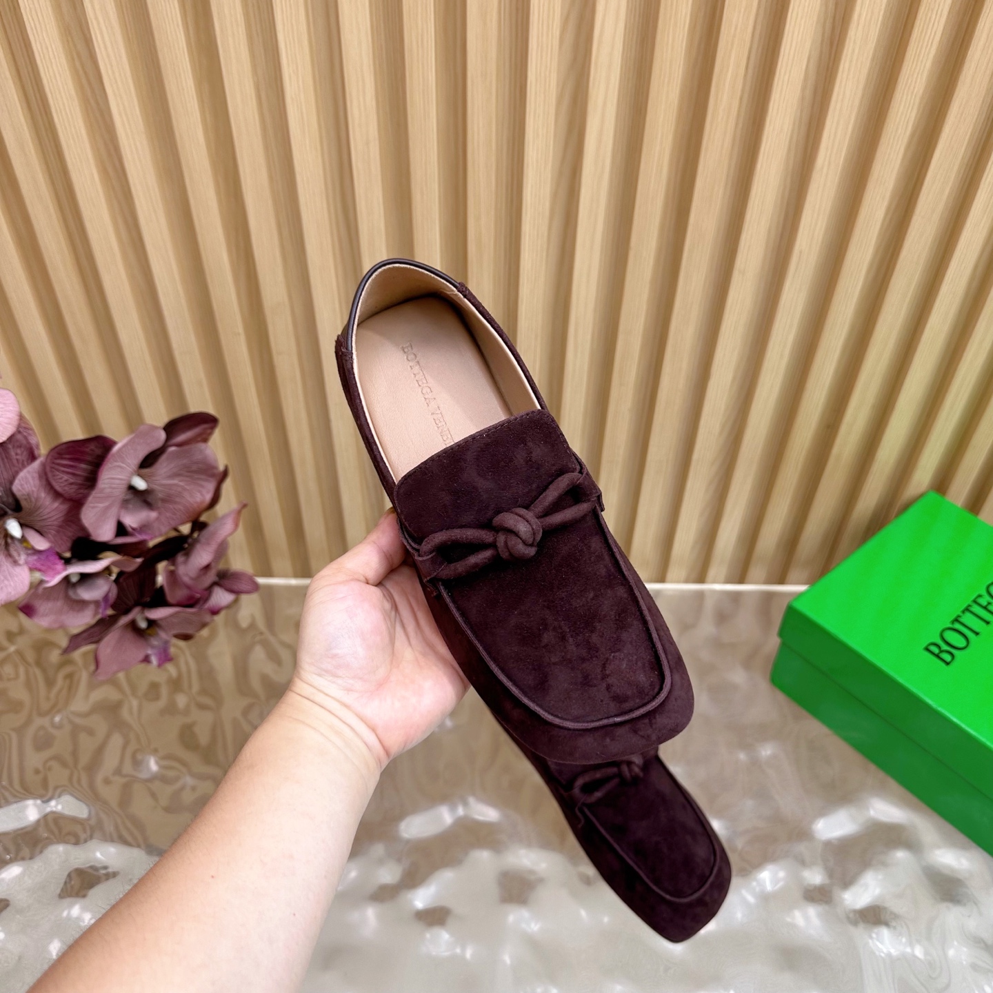 Luxury Bottega Veneta Velvet Shoes: Detailed Design and Comfort Review for Couples 35-45 - 图片 7
