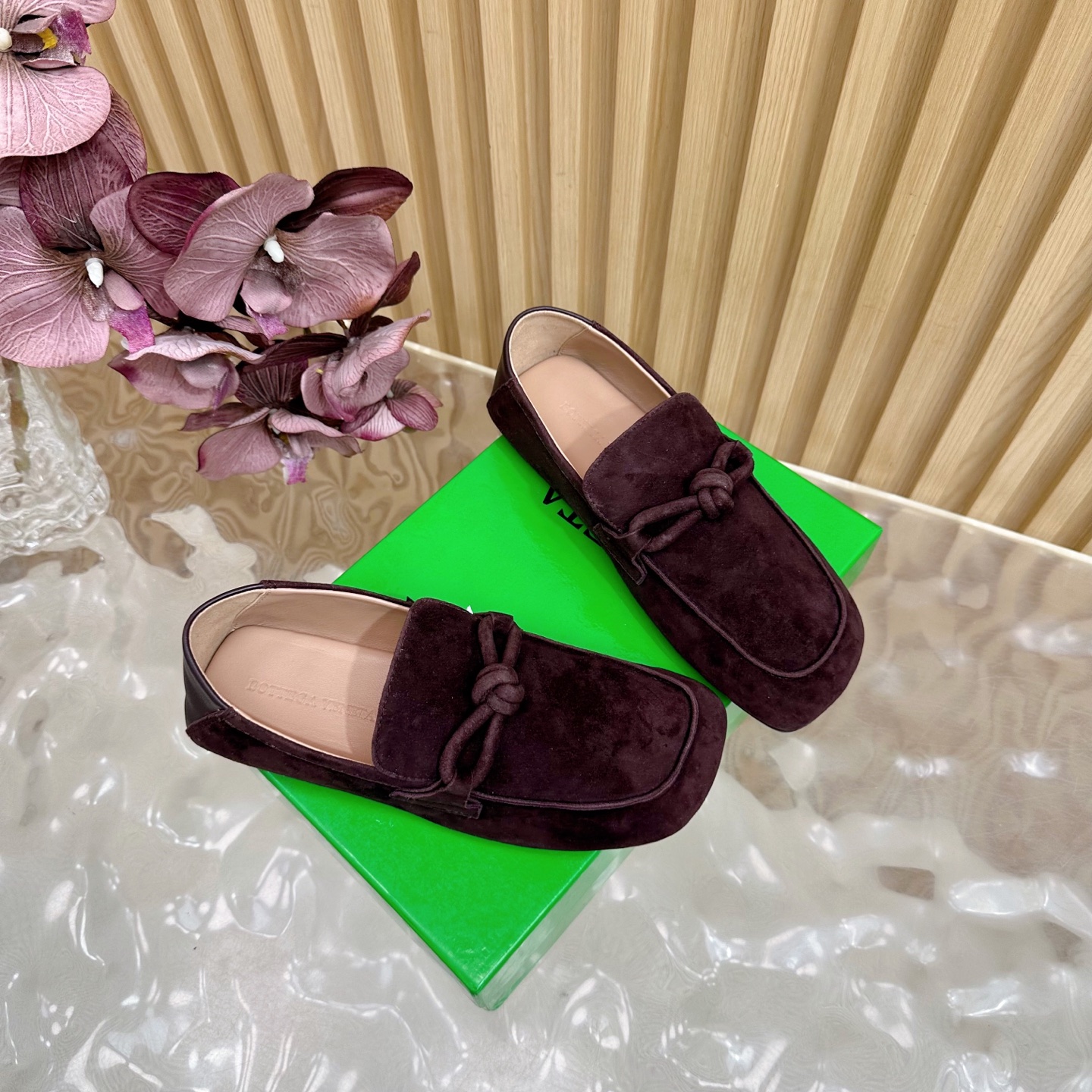 Luxury Bottega Veneta Velvet Shoes: Detailed Design and Comfort Review for Couples 35-45 - 图片 2