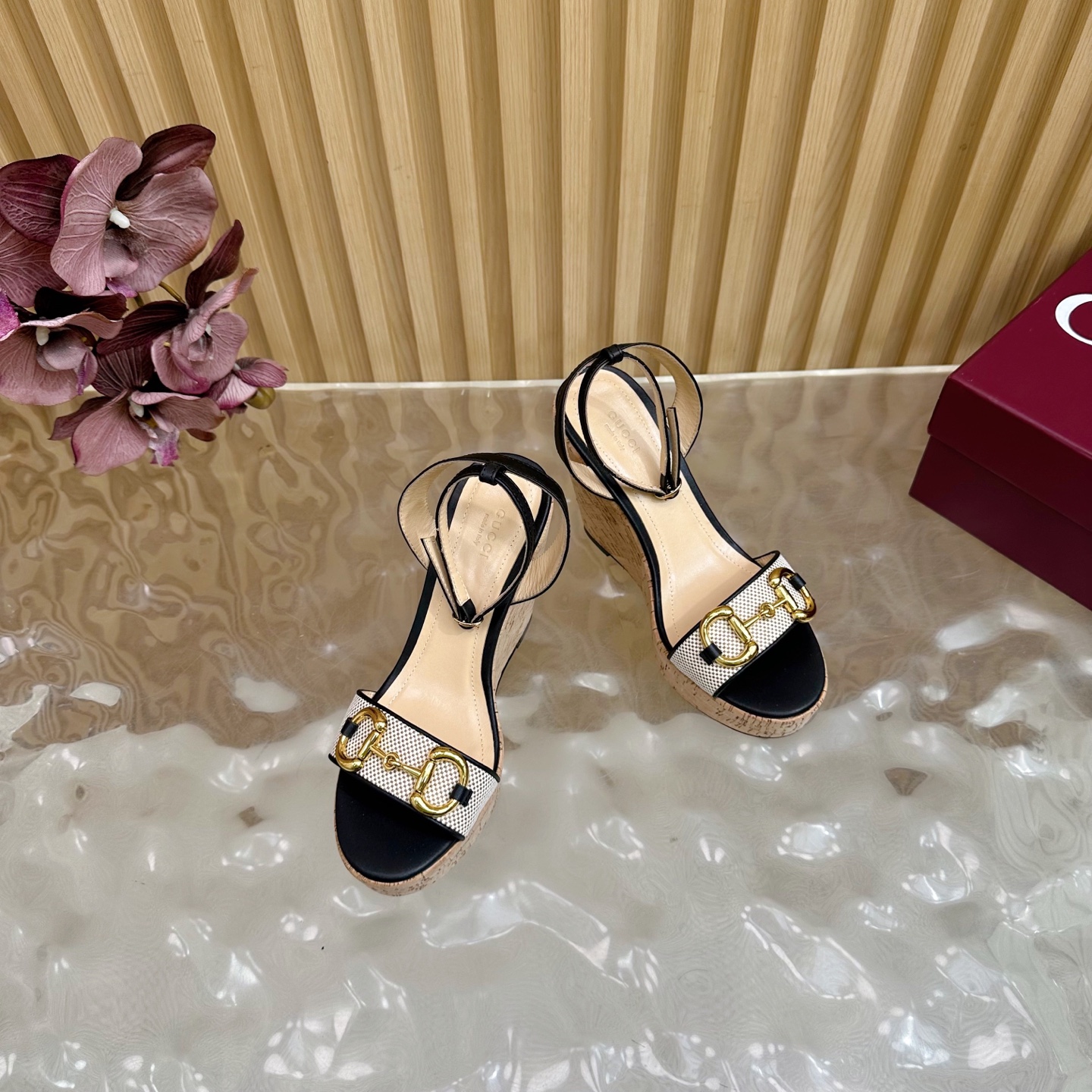 “Classic Gucci Cascade Slipper: Italian Confidence in Fashion | Real Leather & Comfortable Design” - 图片 6