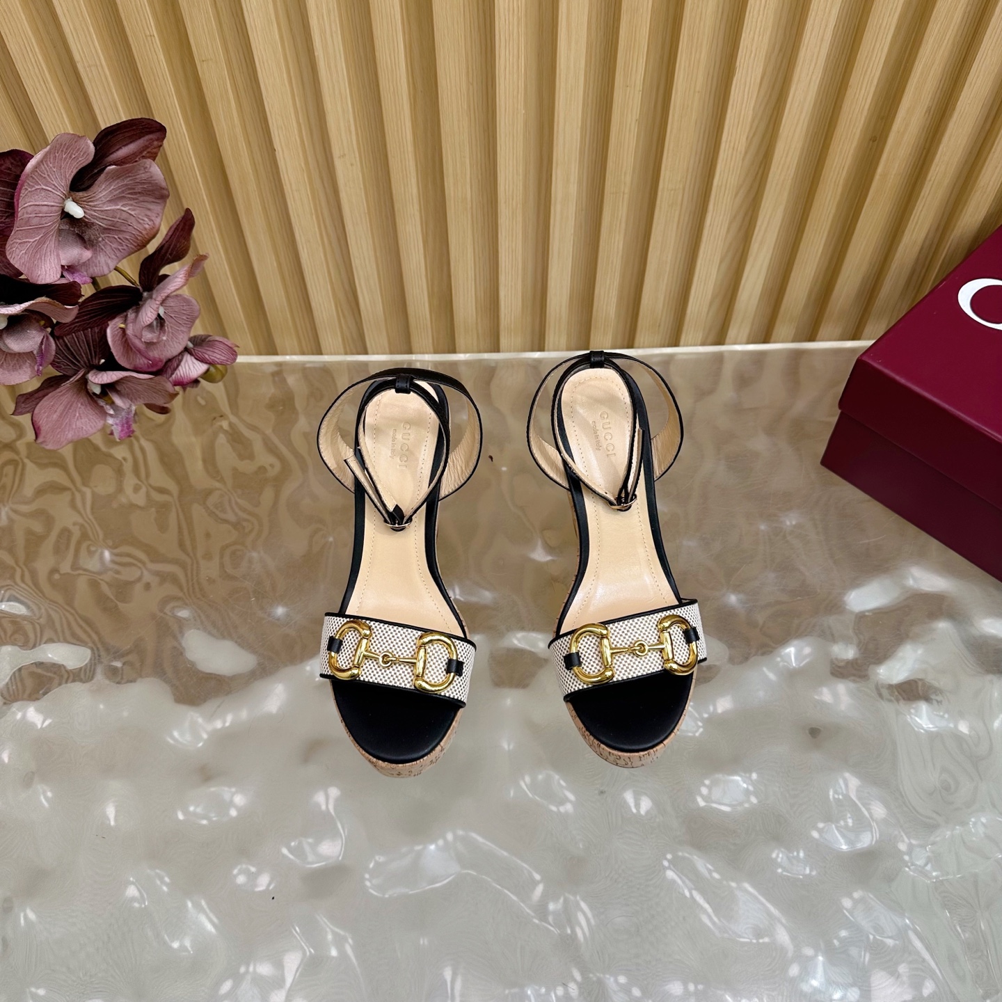 “Classic Gucci Cascade Slipper: Italian Confidence in Fashion | Real Leather & Comfortable Design” - 图片 4