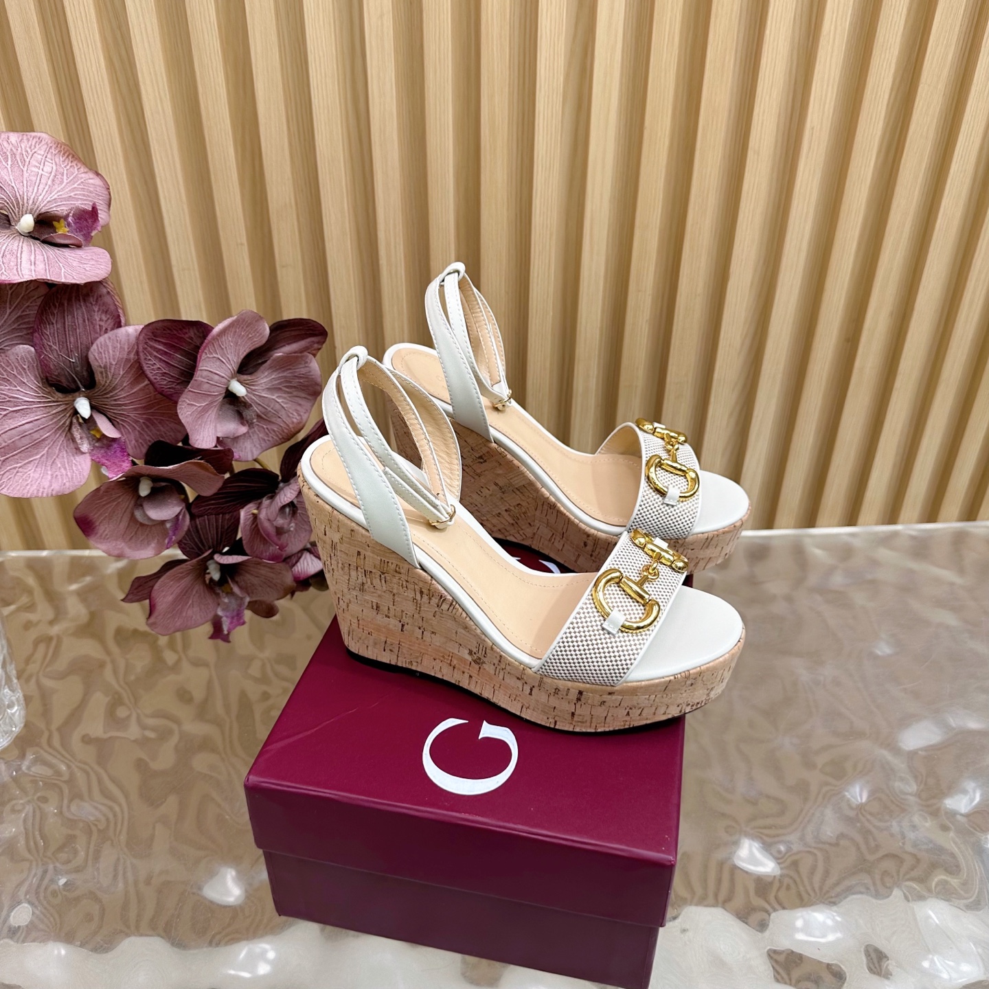 Gucci Classic Cascade Slipper: Italian Confidence in Fashion, Real Leather, High Heel – Size 35-39 - 图片 1
