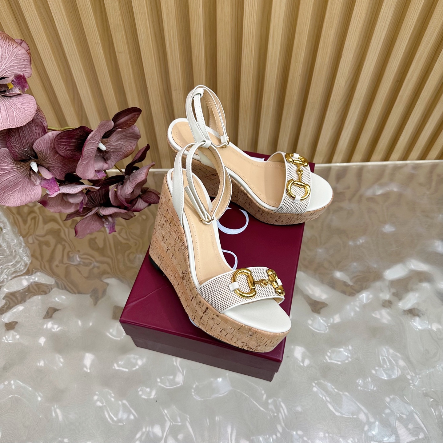 Gucci Classic Cascade Slipper: Italian Confidence in Fashion, Real Leather, High Heel – Size 35-39 - 图片 2
