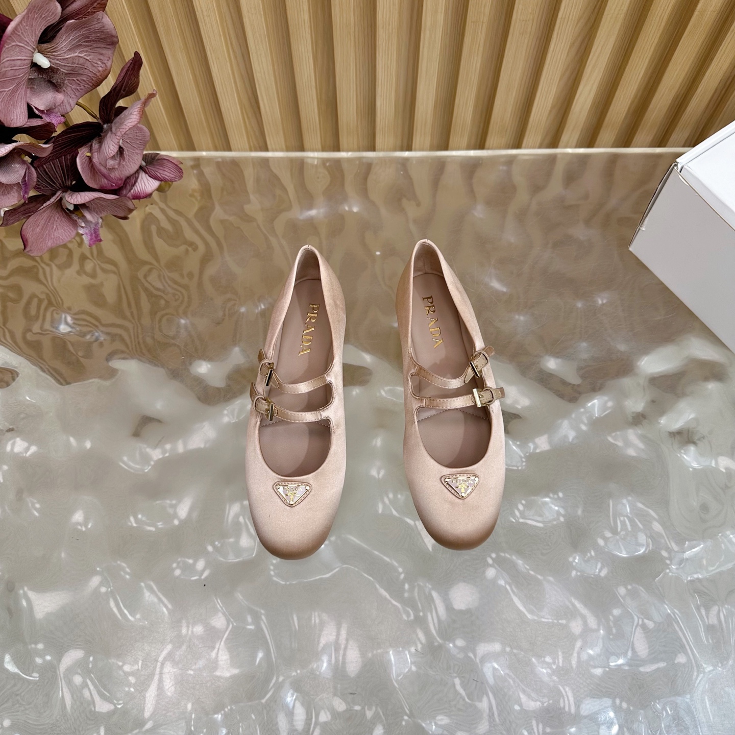 “2025 Prada Retrograde Design: Silk Fabric, Sheepskin, Custom Slide-Proof Bottom – 696 (✈️10)” - 图片 4