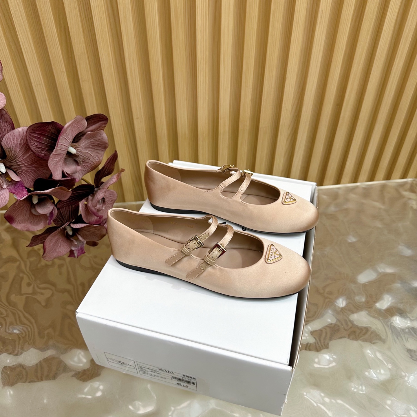 “2025 Prada Retrograde Design: Silk Fabric, Sheepskin, Custom Slide-Proof Bottom – 696 (✈️10)” - 图片 1