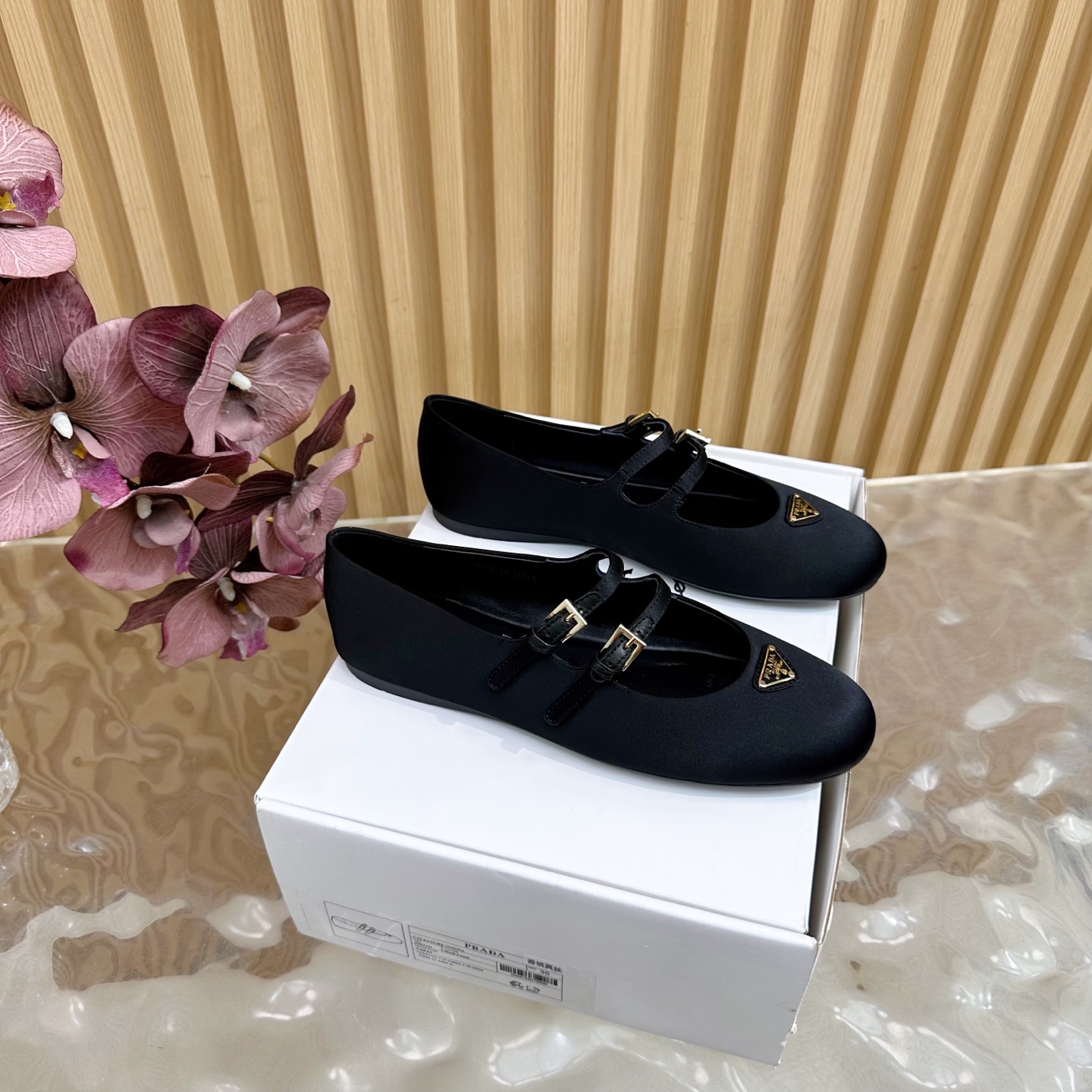 “2025 Prada Half-Turn Retrograde Design: Silk Fabric, Sheepskin, Custom Slide-Proof Bottom, Sizes 35-41” - 图片 1