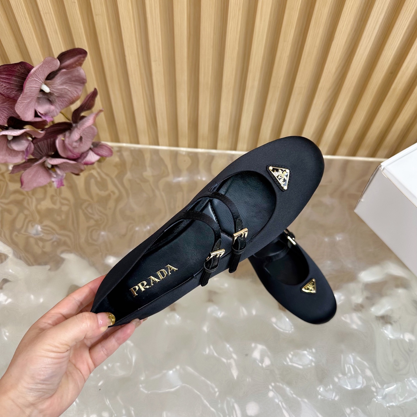 “2025 Prada Half-Turn Retrograde Design: Silk Fabric, Sheepskin, Custom Slide-Proof Bottom, Sizes 35-41” - 图片 7