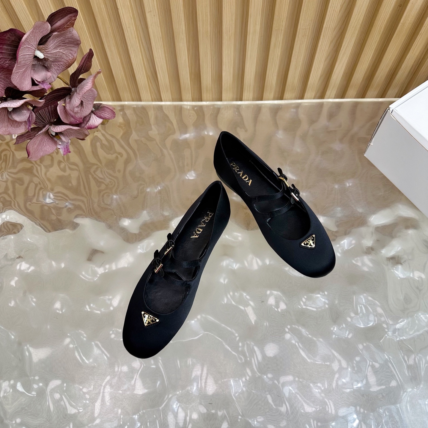 “2025 Prada Half-Turn Retrograde Design: Silk Fabric, Sheepskin, Custom Slide-Proof Bottom, Sizes 35-41” - 图片 6