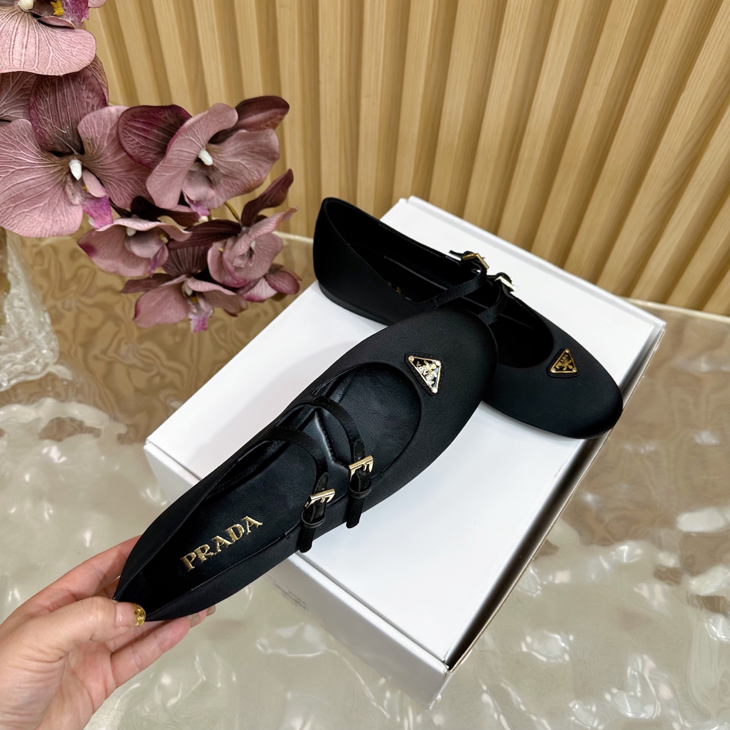 “2025 Prada Half-Turn Retrograde Design: Silk Fabric, Sheepskin, Custom Slide-Proof Bottom, Sizes 35-41” - 图片 3