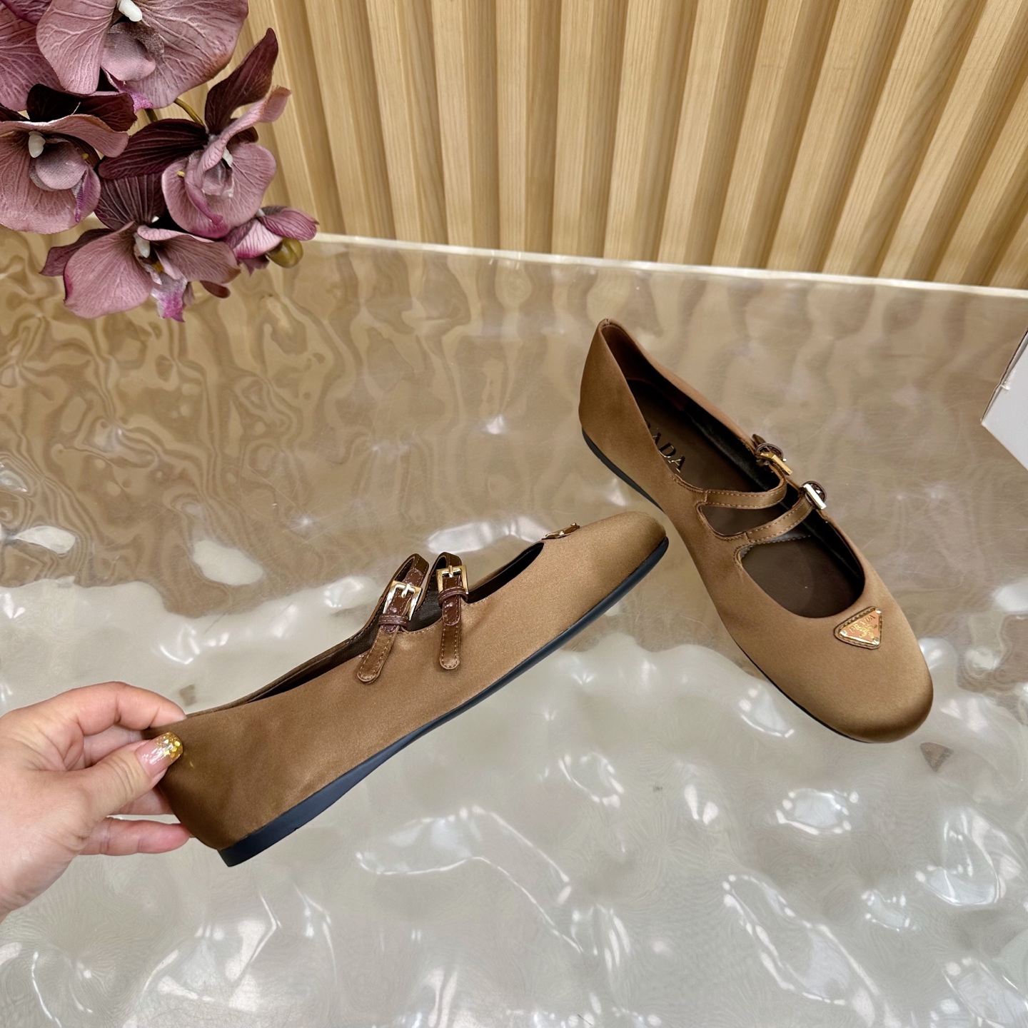 “2025 Prada Retrograde Design: Silk Fabric and Sheepskin Shoes in Custom Sizes 35-41” - 图片 8