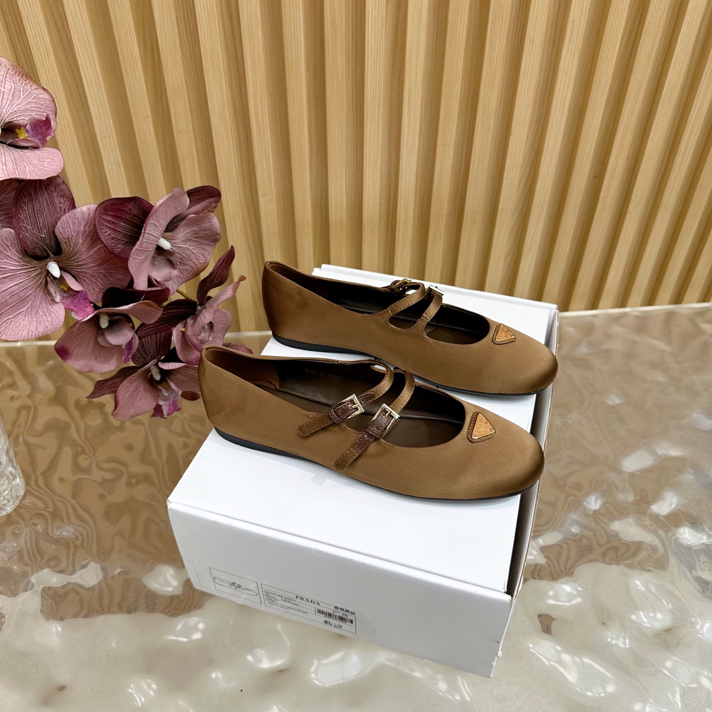 “2025 Prada Retrograde Design: Silk Fabric and Sheepskin Shoes in Custom Sizes 35-41” - 图片 1