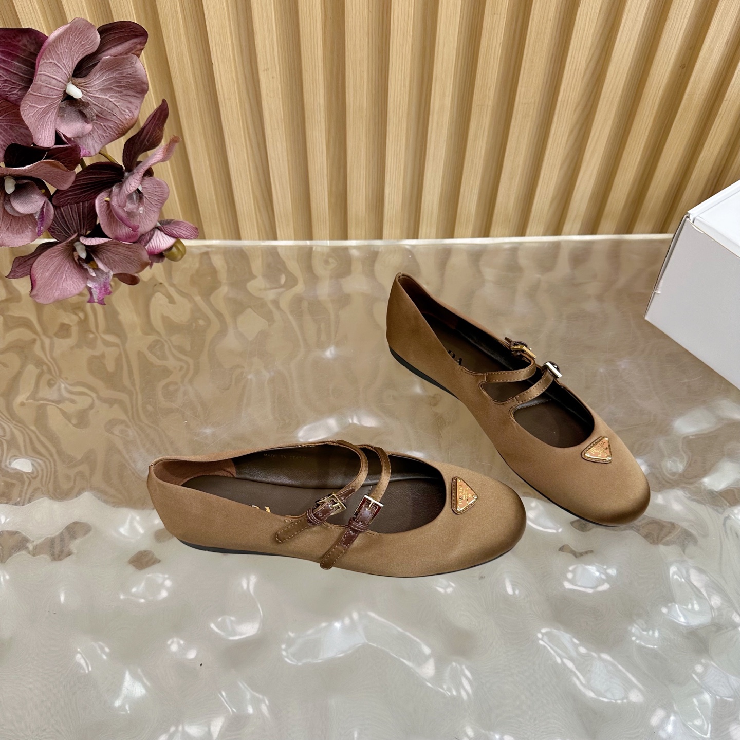 “2025 Prada Retrograde Design: Silk Fabric and Sheepskin Shoes in Custom Sizes 35-41” - 图片 9