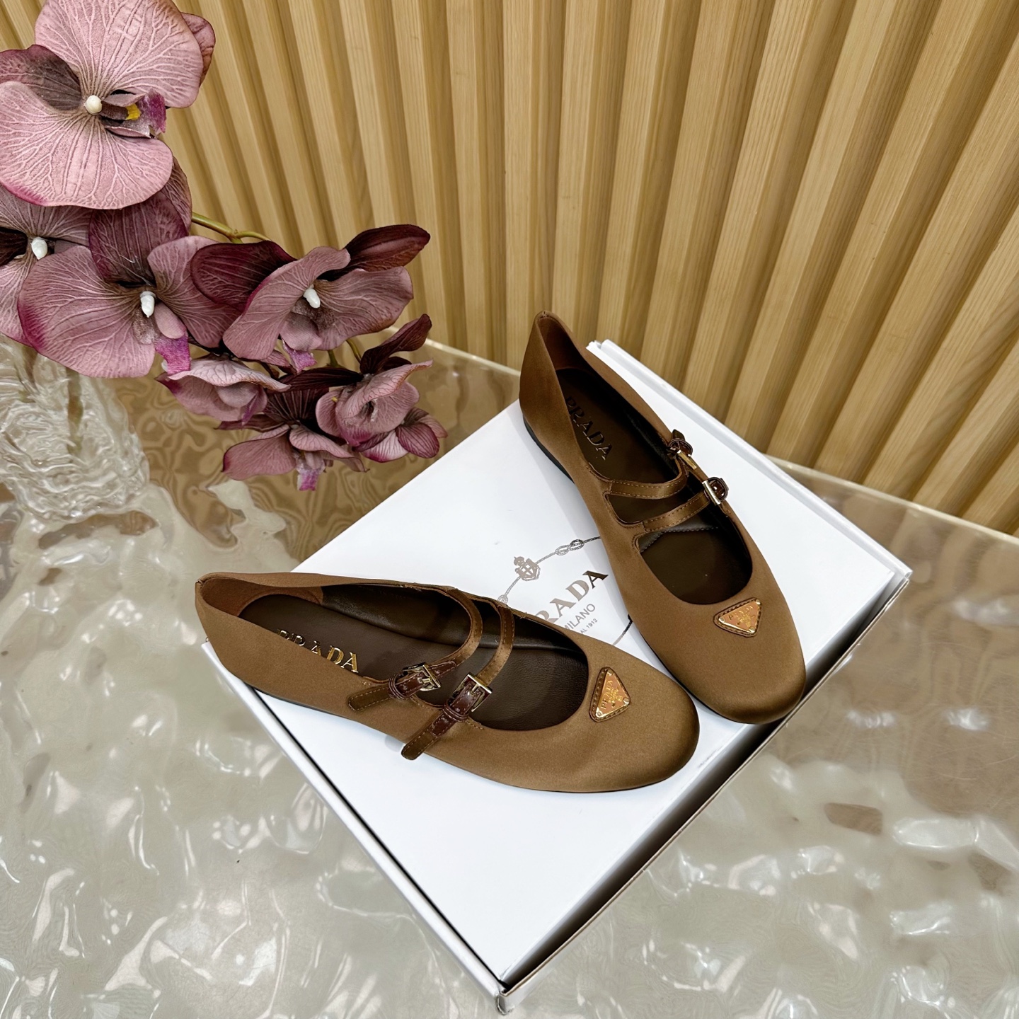 “2025 Prada Retrograde Design: Silk Fabric and Sheepskin Shoes in Custom Sizes 35-41” - 图片 2