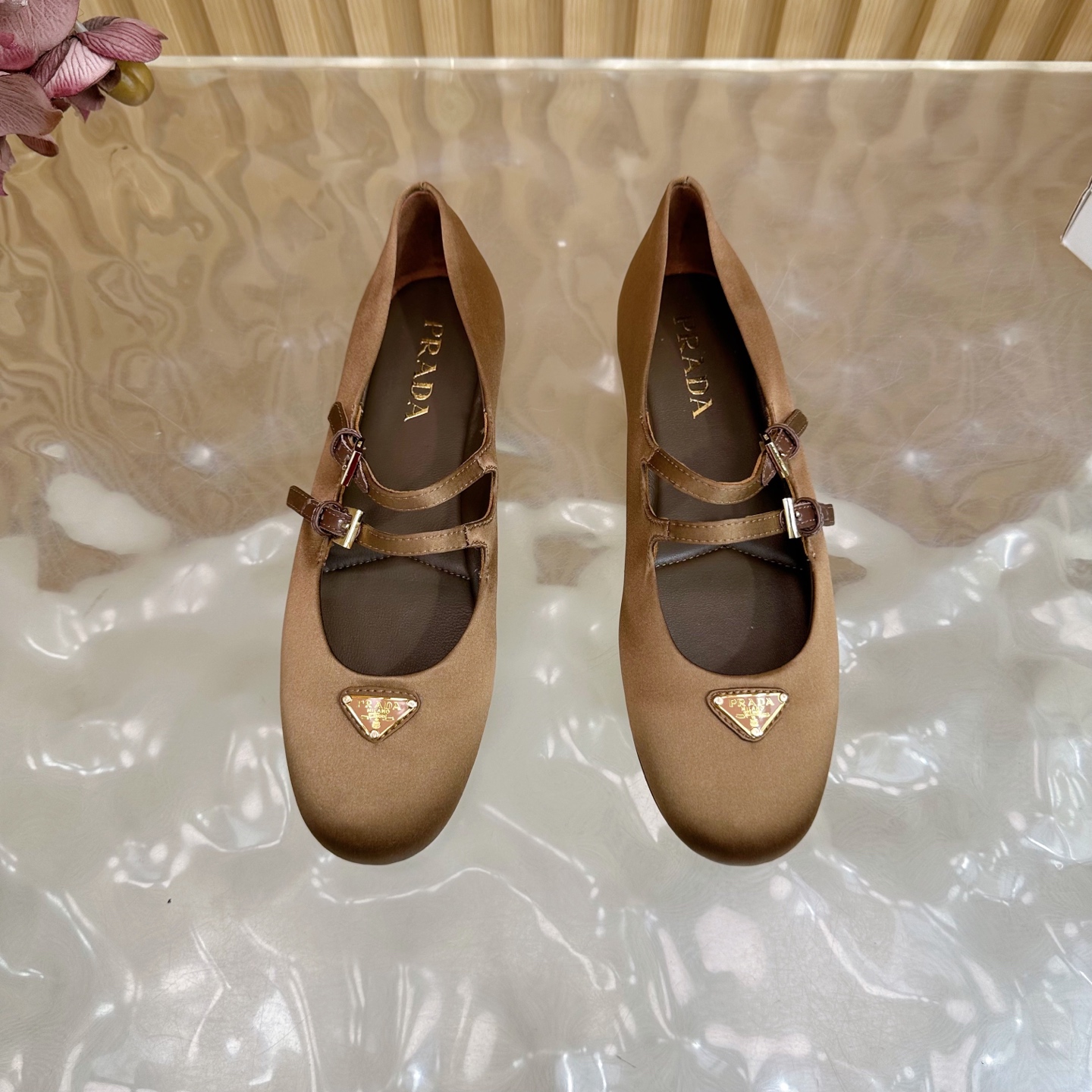 “2025 Prada Retrograde Design: Silk Fabric and Sheepskin Shoes in Custom Sizes 35-41” - 图片 5
