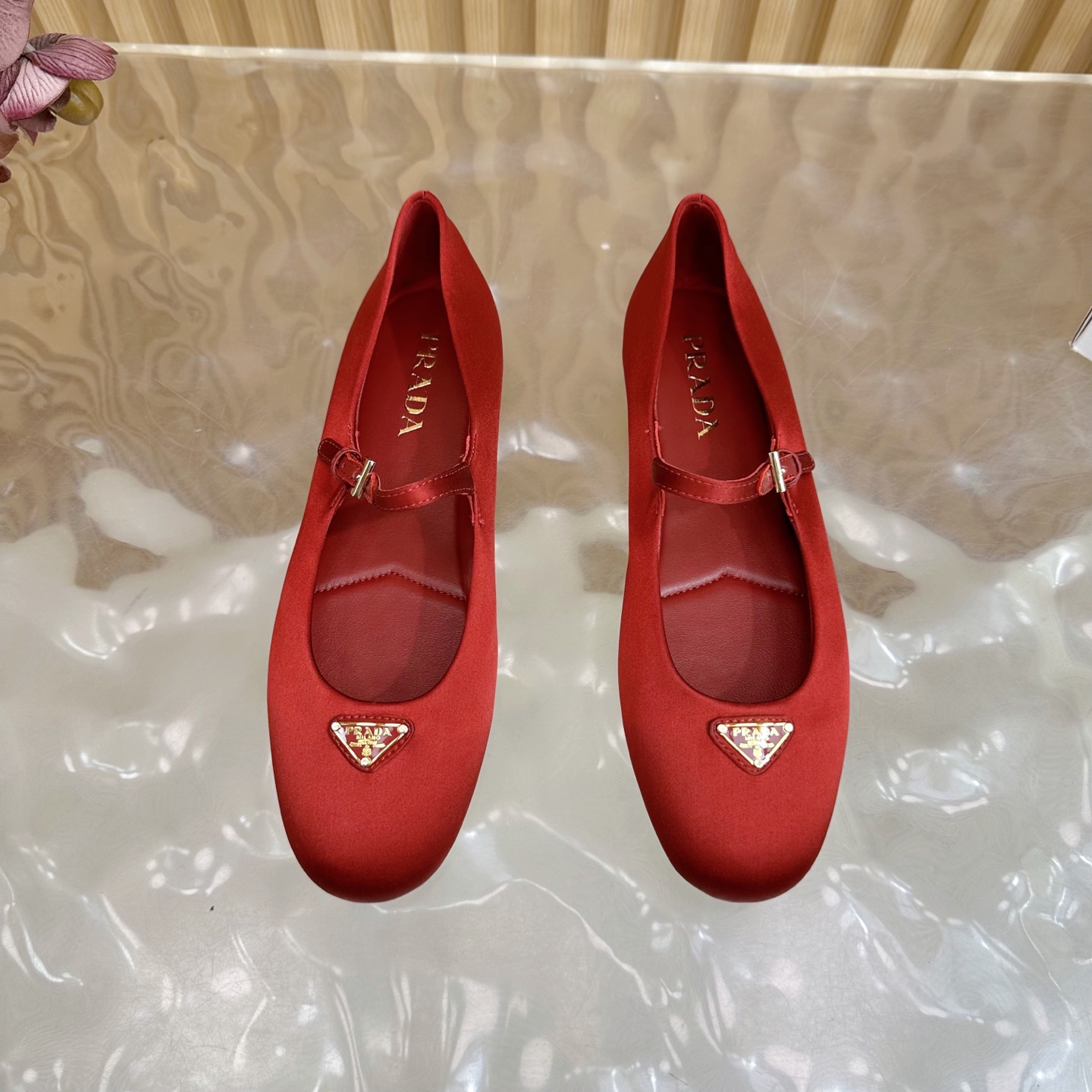 “2025 Prada Half-Turn Classic Triangular Triangulation Retro Design Silk Fabric Sheepskin Shoes” - 图片 5