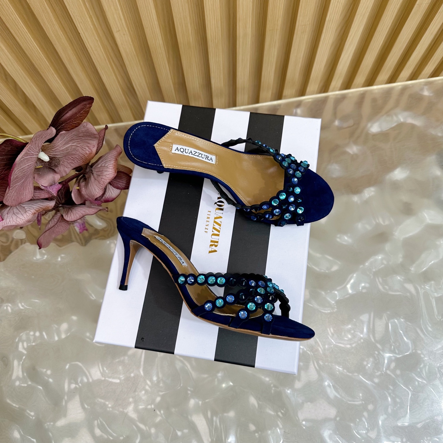 “Aquazzura 2025 Women’s Party Shoes: High-Quality, Feminine Design for Nightclub Styles” - 图片 2