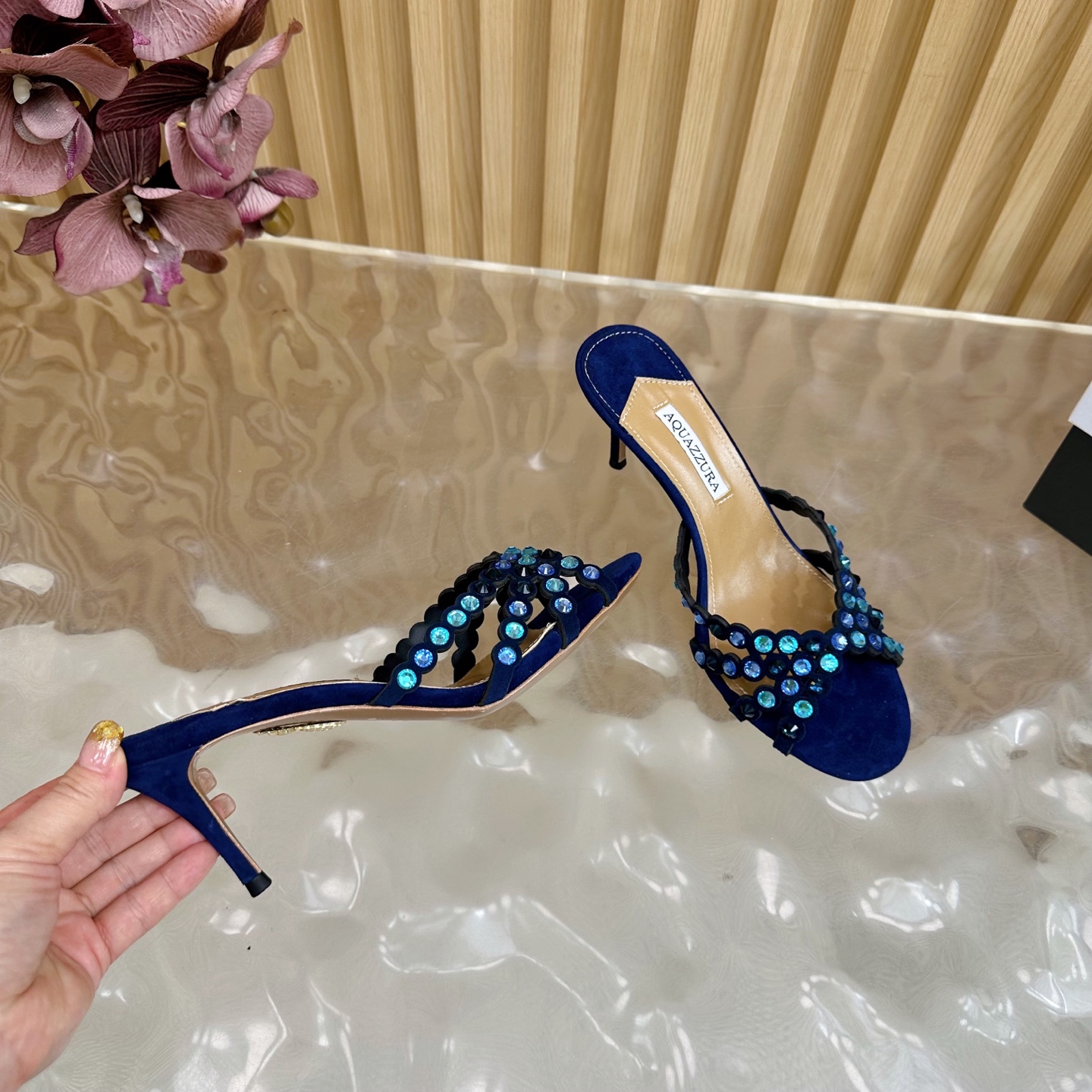 “Aquazzura 2025 Women’s Party Shoes: High-Quality, Feminine Design for Nightclub Styles” - 图片 7