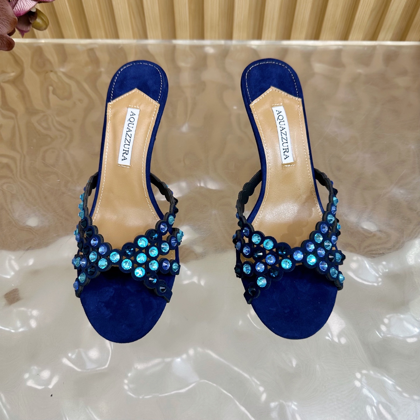 “Aquazzura 2025 Women’s Party Shoes: High-Quality, Feminine Design for Nightclub Styles” - 图片 4
