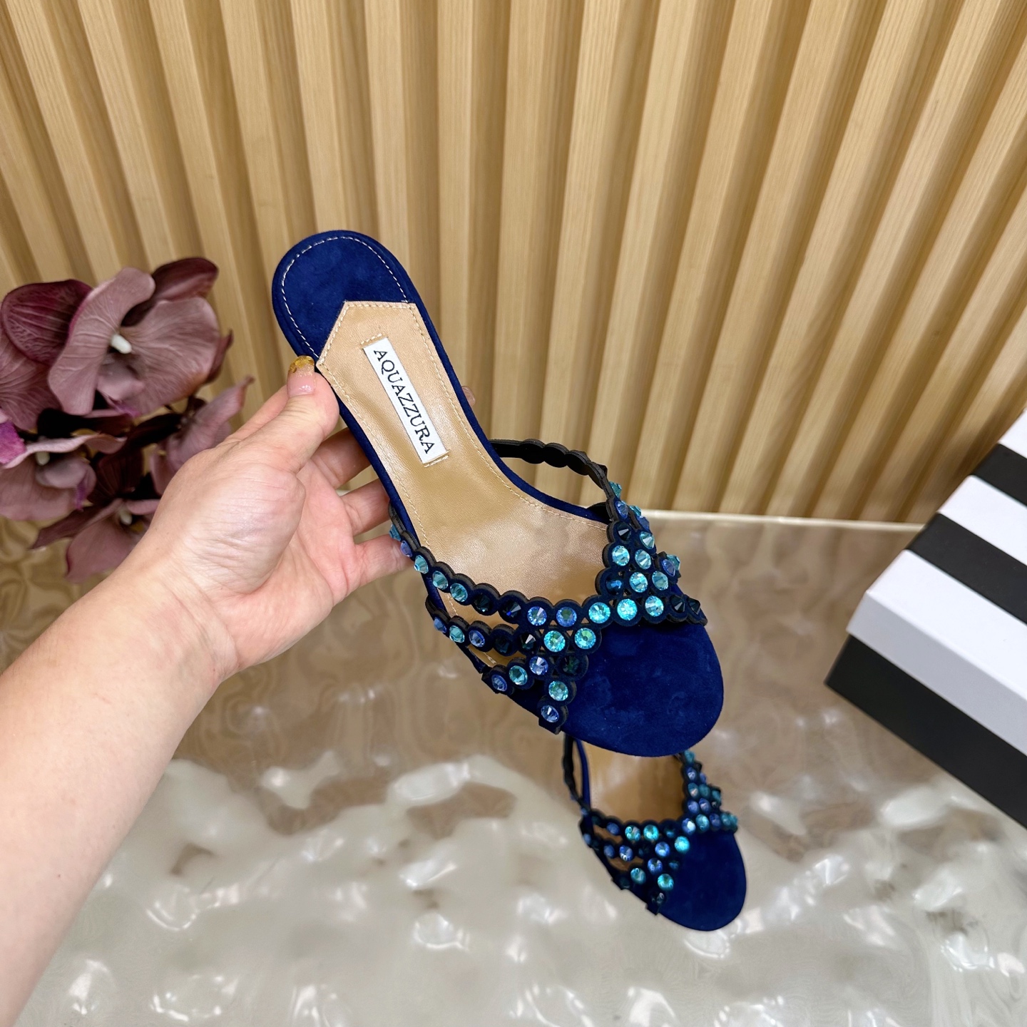 “Aquazzura 2025 Women’s Party Shoes: High-Quality, Feminine Design for Nightclub Styles” - 图片 6
