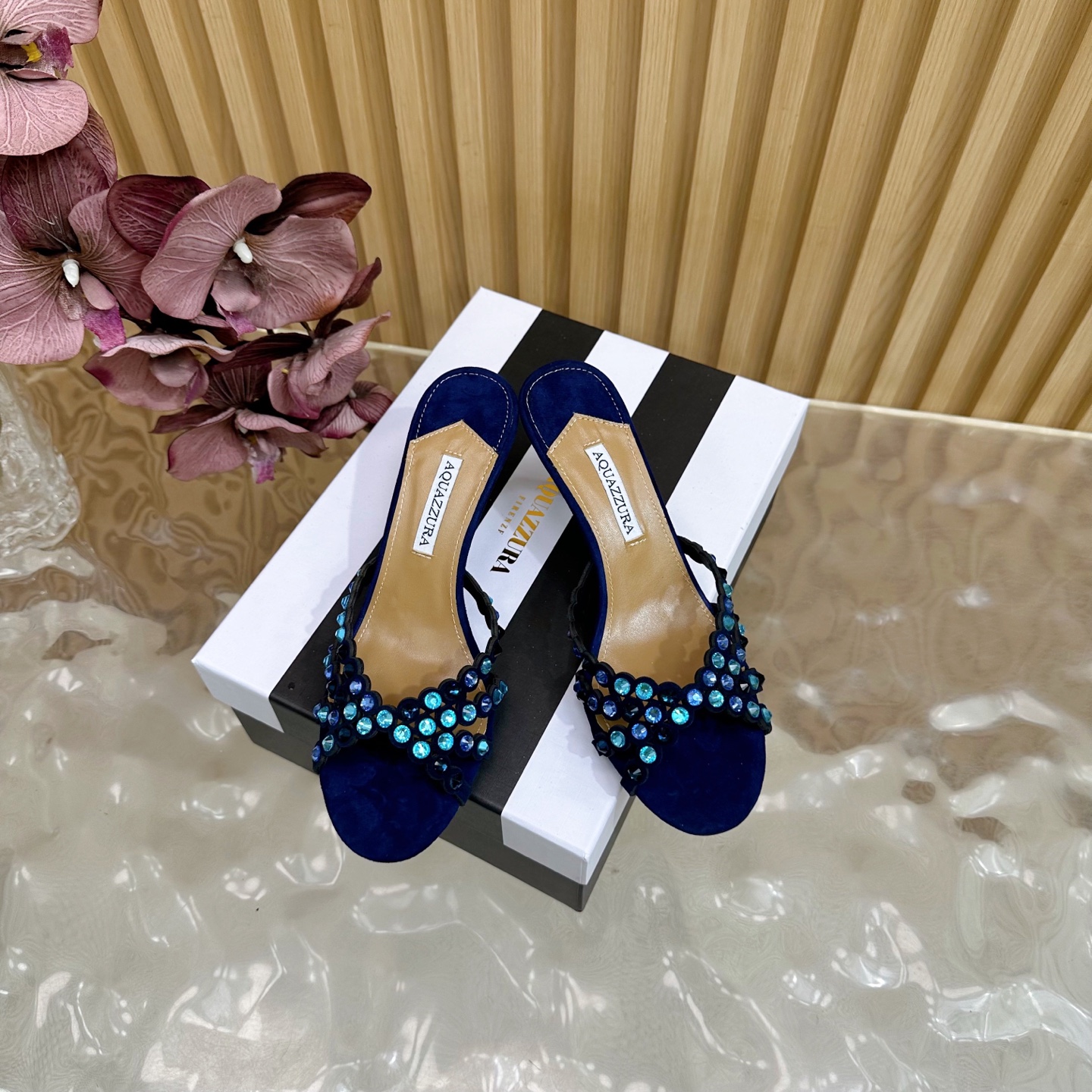 “Aquazzura 2025 Women’s Party Shoes: High-Quality, Feminine Design for Nightclub Styles” - 图片 3