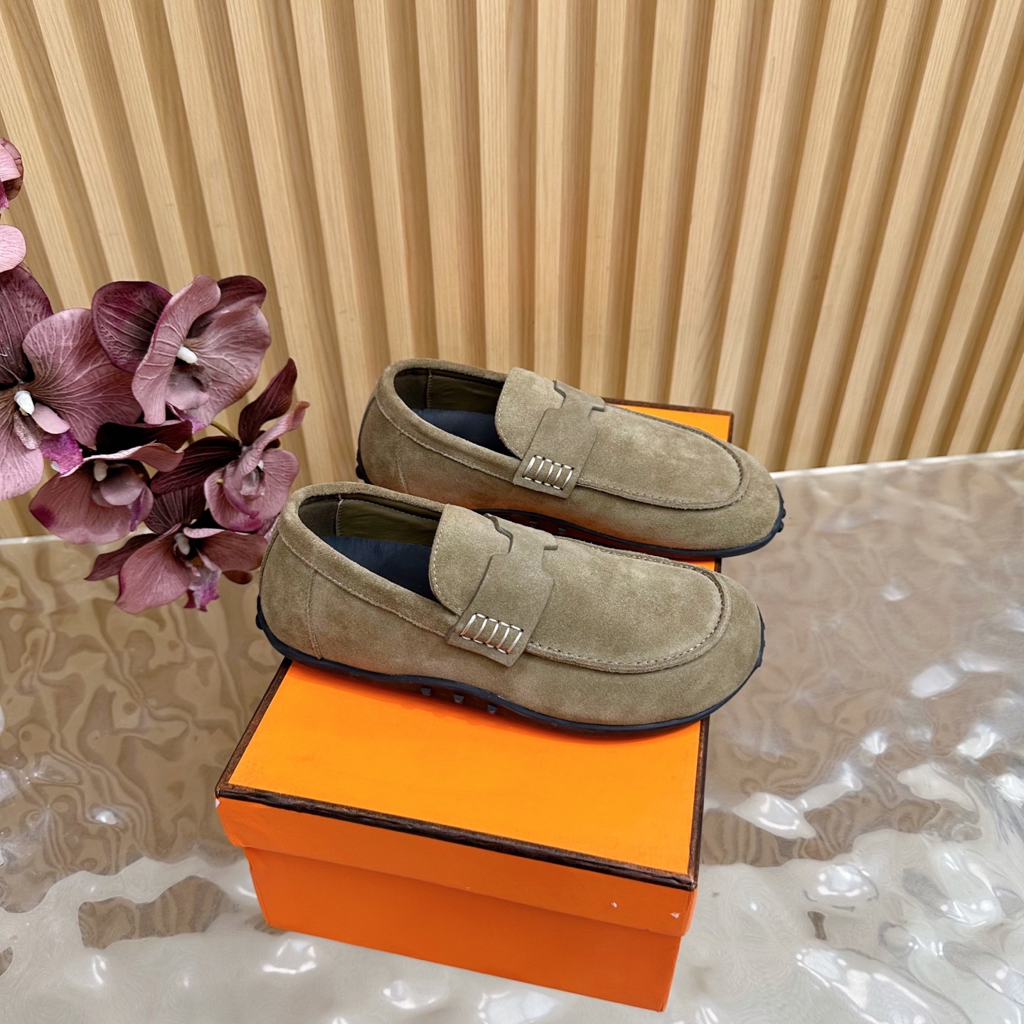 NO:465475,2025 new Hermès/Hermès Classic Birken Shoes ——————————————————————————————————————————————————————————————————————————————————————————————————————————————————————————————————————————————————————————————————————————————————————————————————————————————————————————————————————————————————————————————————————————————————————————————————————————————————————————————————————————————————————————————————————————————————————————————————————————————————————————————————————————————————————————————————————————————————————————————————————198609092025新款 Hermès/爱马仕经典 勃肯单鞋 ————————————顶级版本 法式慵懒与奢华格调完美融合 成为了众多时髦精的出街新宠. Kelly扣无疑是这双凉鞋的灵魂所在. 它从经典的Kelly包汲取灵感 经过精心打磨,金属质感闪耀着迷人光泽 精湛工艺和独特设计理念展现得淋漓尽致 举手投足间尽显优雅与奢华. 后空的设计是这双凉鞋的点睛之笔 面料采用原版定制羊京 内里垫脚均为混种羊皮 原版大底 size35-39（40/41定制）,乐福鞋,hermes,hermes,loafers,sandals,sheepskin,sheep,Women's Shoes