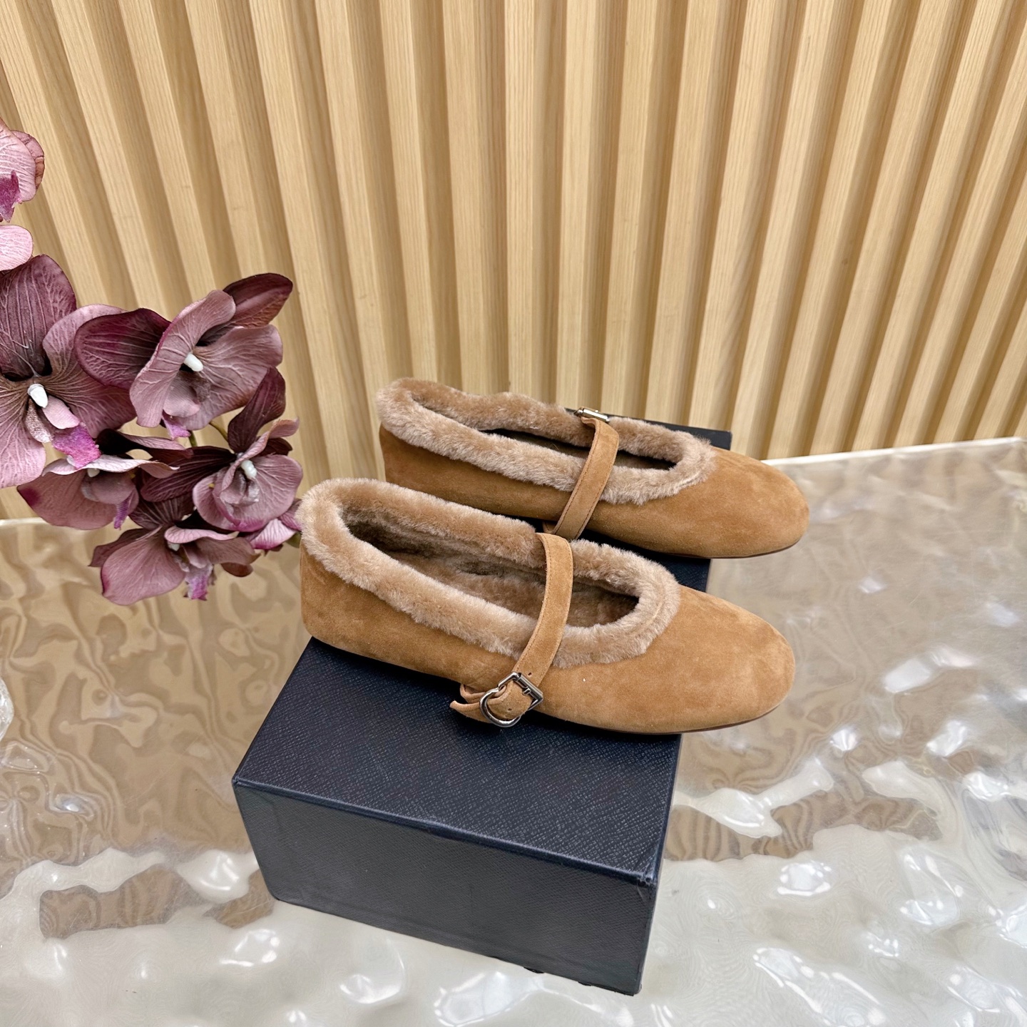 NO:470952,Alaia 2025 new Mary Zhen fur shoes are a warm and fashionable single shoe —————————————————————————————————————————————————————————————————————————————————————————————————————————————————————————————————————————————————————————————————————————————————————————————————————————————————————————————————————————————————————————————————————————————————————————————————————————————————————————————————————————————————————————————————————————————————————————————————————————————————————————————————————————————————————————————————————————————————————————————————————————19860909Alaia2025新品玛丽珍毛毛鞋温暖也时髦的一款单鞋 ———————————— 这双毛毛鞋正是这个季节不可错过的时尚单品 鞋面采用优质的皮毛材质 触感柔软细腻 每一步都像是踩在温暖的毛毯上 让你在寒冷的冬日也能感受到融融暖意 完美修饰脚型 让双脚看起来小巧精致. size36-39（35/40/41/42定制）,毛毛鞋玛丽珍,alaia,mary jane,blankets,Women's Shoes