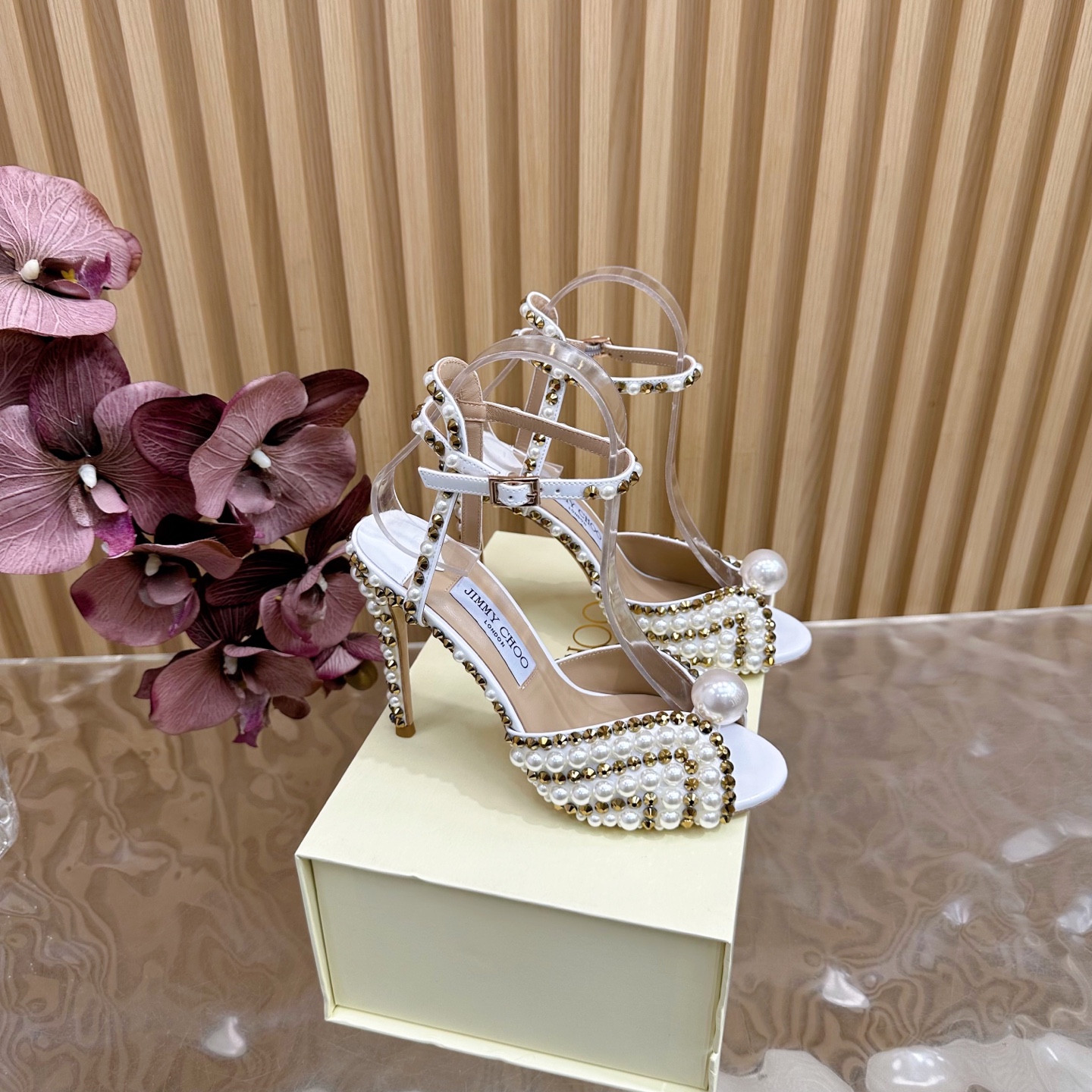 NO:478495,2025SSJIMMY CHOO Dinner High Heel Sandals/Single Shoes ——————————————————————————————————————————————————————————————————————————————————————————————————————————————————————————————————————————————————————————————————————————————————————————————————————————————————————————————————————————————————————————————————————————————————————————————————————————————————————————————————————————————————————————————————————————————————————————————————————————————————————————————————————————————————————————————————————————————————————————————————  heels cowhide sheepskin198609092025SSJIMMY CHOO 晚宴高跟凉鞋/单鞋 ——————————顶级版本 澳大利亚尖头 圆头系列、简直是美上天了,爱上优雅、爱上俏皮的未来感,光看一眼便想马上拥有,但一双精致的高跟鞋确是可以想想滴～ 系列专为超凡绝伦、无所谓的女士而设计,从而打造出别致的整体效果,Jimmy Choo 设计出激发女性一往无前的产品彰显魅力 1面料:珍珠烫钻 2内里 羊皮内里 超级柔软细腻 3大底 进口意大利原色牛皮底 4码数 35一39 (40、41.42 定制) 5跟高 10.5cm,高跟鞋凉鞋,jimmy choo,sandals,high heels,cowhide,sheepskin,Women's Shoes