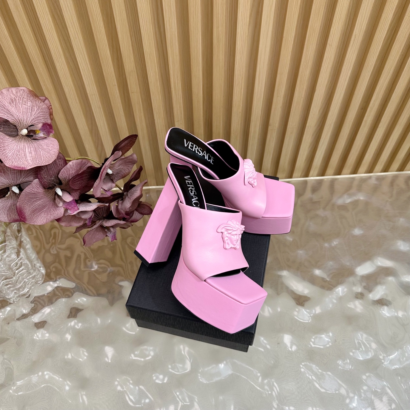 Versace Runway Platform Heels - Spring/Summer 2025 Collection 3 i1757496065416 7085 0 1