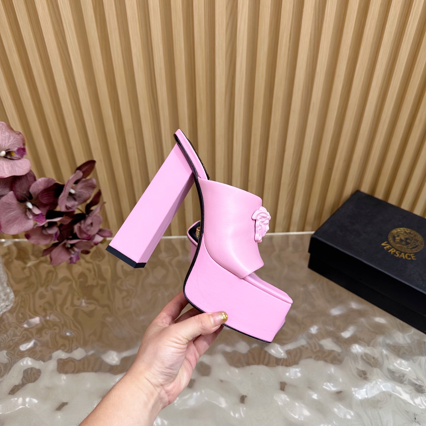 Versace Runway Platform Heels - Spring/Summer 2025 Collection 9 i1757496065444 1270 0 9