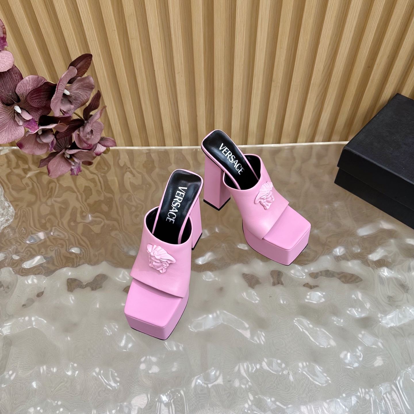Versace Runway Platform Heels - Spring/Summer 2025 Collection 8 i1757496066639 8750 0 8