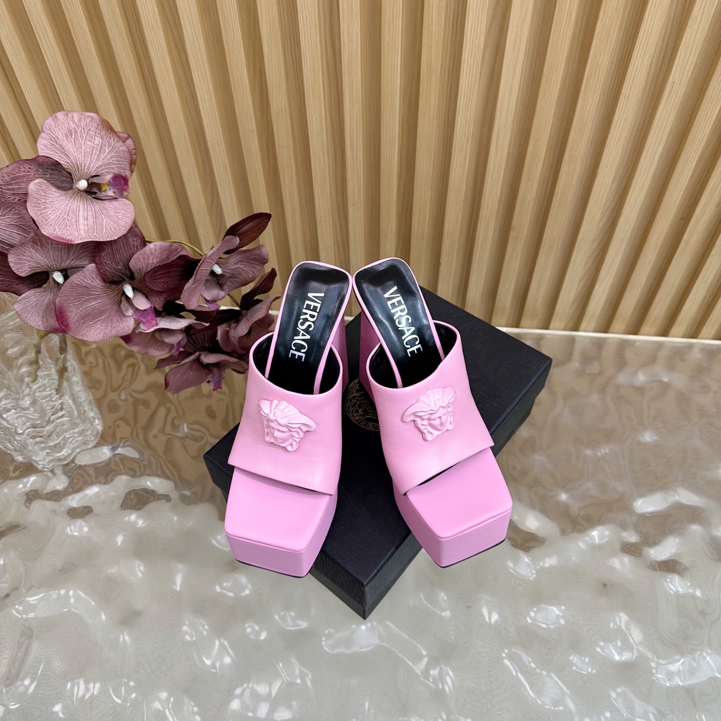 Versace Runway Platform Heels - Spring/Summer 2025 Collection 5 i1757496066651 8018 0 3