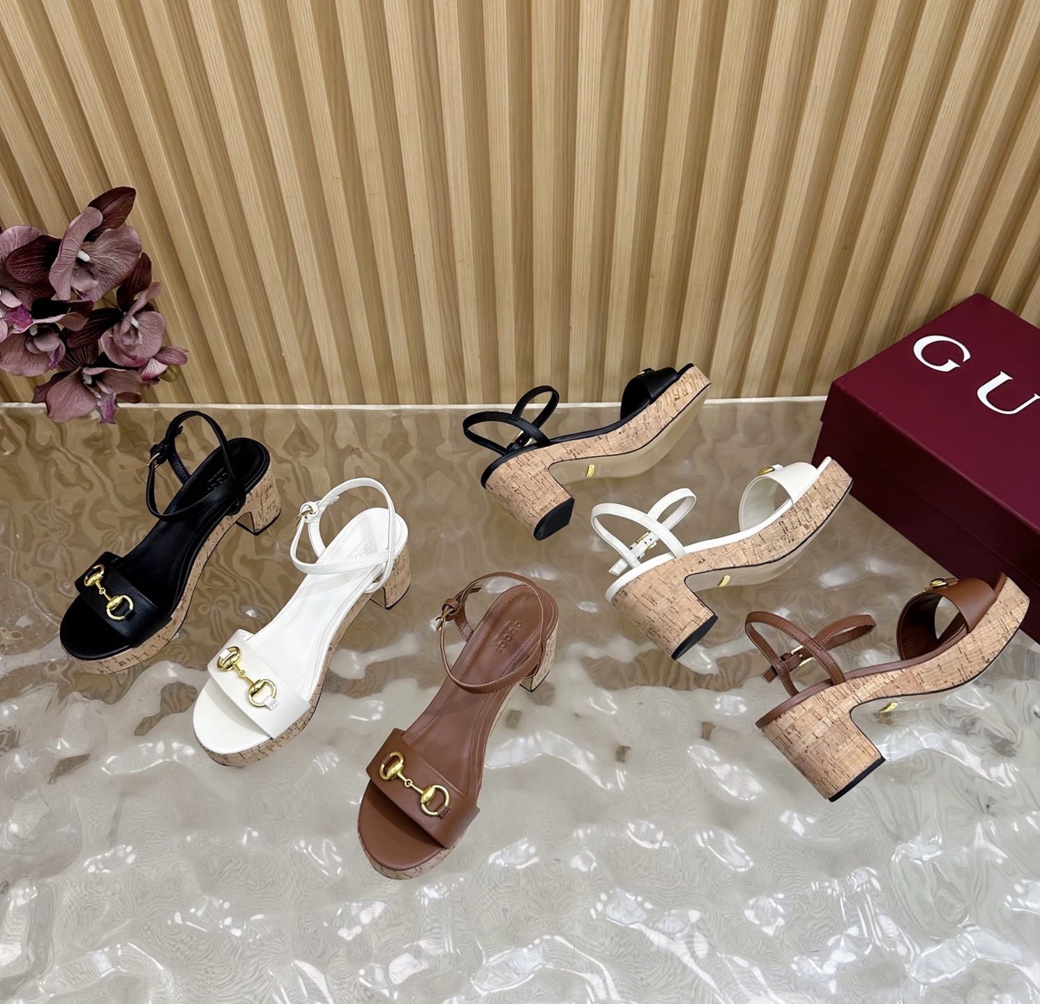 נעליי עדן על סוליית שבר מבורים מבורות Gucci - נוחות ונוכות! 1 נעליי עדן על סוליית שבר מבורים מבורות Gucci - נוחות ונוכות!