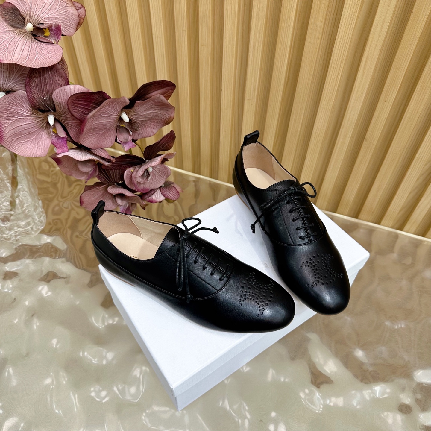 Celine Women's Leather Brogue Shoes Lace-up Flats 2 i1758437339457 9162 0 1