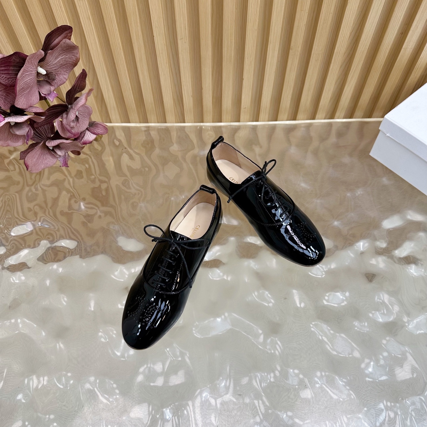 Celine Women's Black Patent Leather Lace-Up Oxford Dress Shoes 7 i1758437376017 3061 0 5