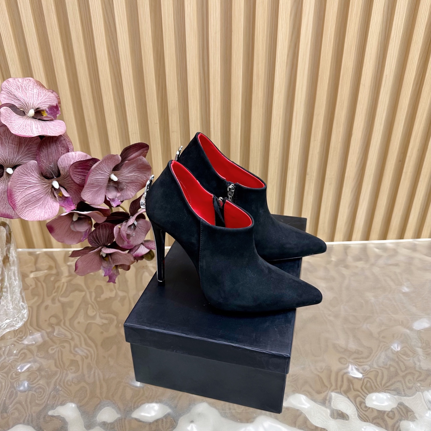 NO:536415,Ankle boots If you have to be tired of high heels, then I want Cesare Paciotti 'The sharp blade that inserts the heart' Cesare Paciotti Dagger high heels out of print and heavy money to open the mold, the correct version technology The complete series of products will be released one after another If you have to be guilty of high heels I hope it is Cesare Paciotti Upper Cowhide/Yangjing Inner Cowhide Stepping Cowhide Heel height 12cm Front water table 2cm Size 35-43 (40.41.42.43 order), high heels, boots, high heels, cowhide, sheep19860909踝靴 如果一定要受高跟鞋的累 那我就要Cesare Paciotti “插入心脏的利刃” Cesare Paciotti 匕首高跟鞋 绝版重金开模,对版工艺 全系列产品陆续发售 如果一定要受高跟鞋的罪  我希望是Cesare Paciotti 鞋面牛皮/羊京 内里牛皮 垫脚牛皮 跟高12cm 前水台2cm 码数35-43（40.41.42.43订）,高跟鞋,boots,high heels,cowhide,sheep,Women's Shoes