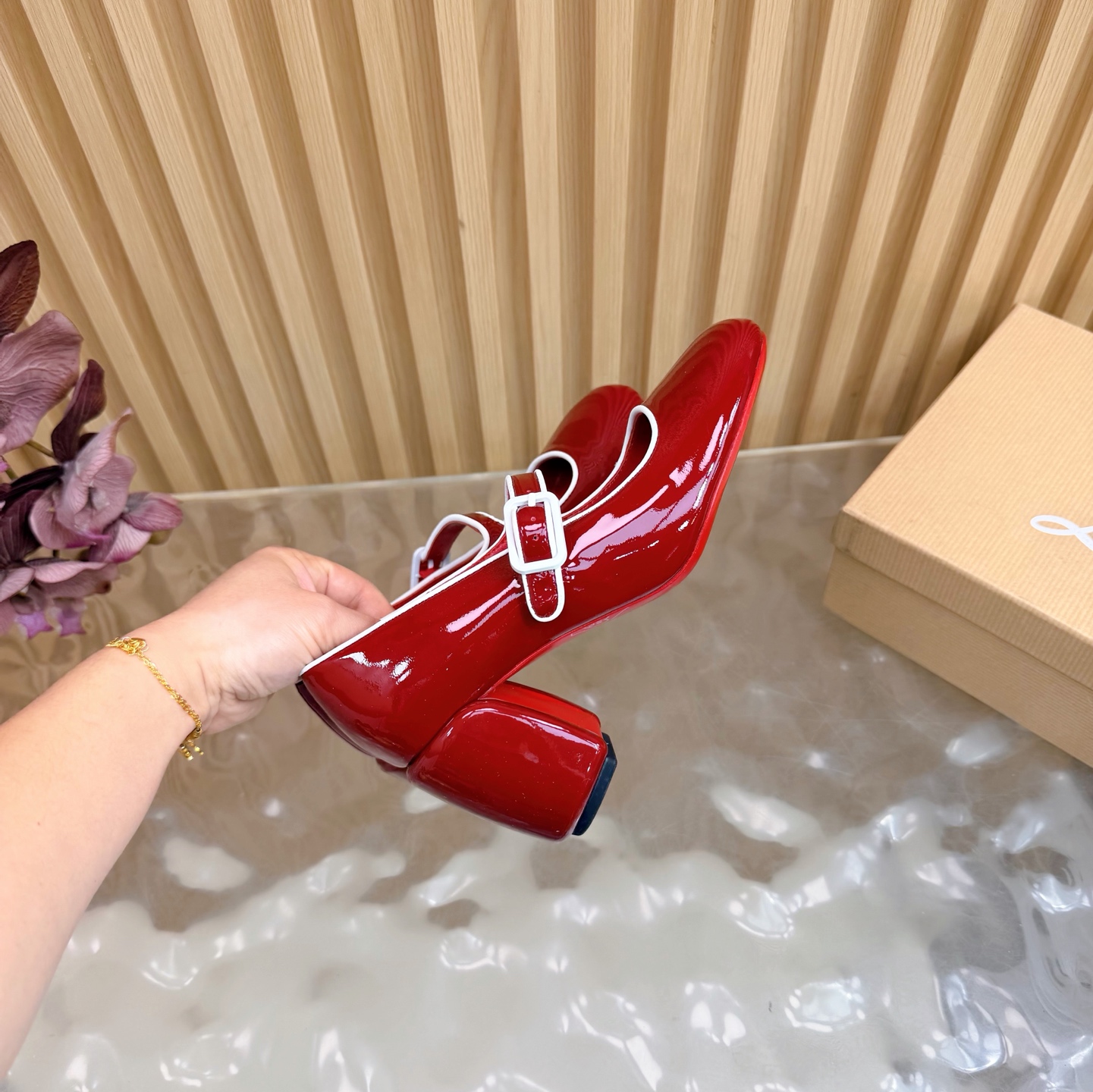 Christian Louboutin 9