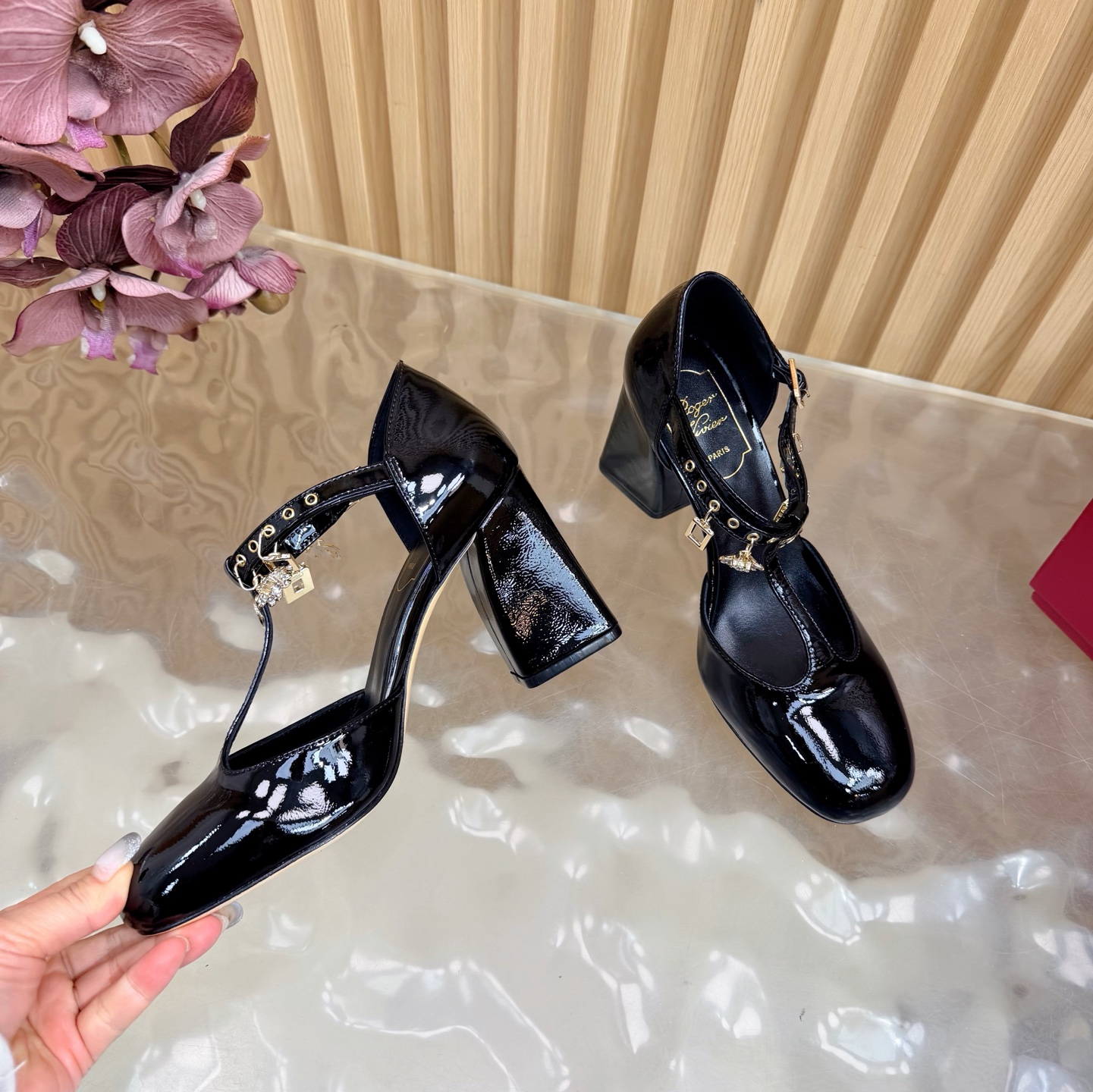 罗杰·维维亚 Roger Vivier 经典高奢皮鞋鞋履 #cF6Q 8
