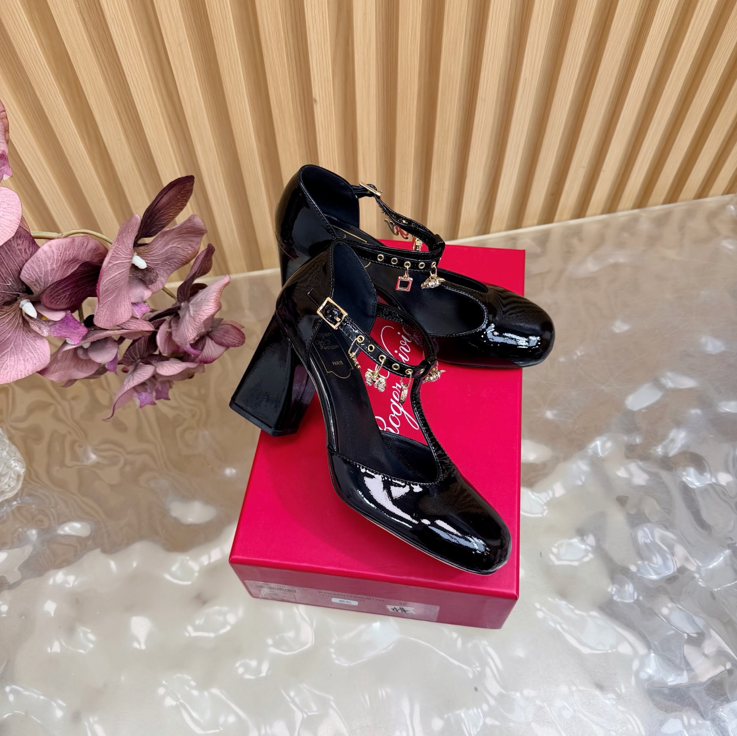 罗杰·维维亚 Roger Vivier 经典高奢皮鞋鞋履 #cF6Q 2