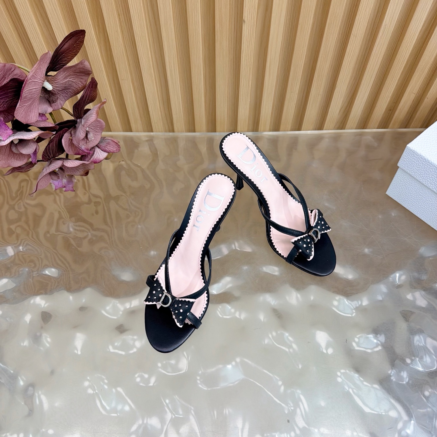 DIOR2025/ 春夏新品中古风 少女心爆棚 这款完全长在女生喜欢的点上 半拖高跟鞋 7