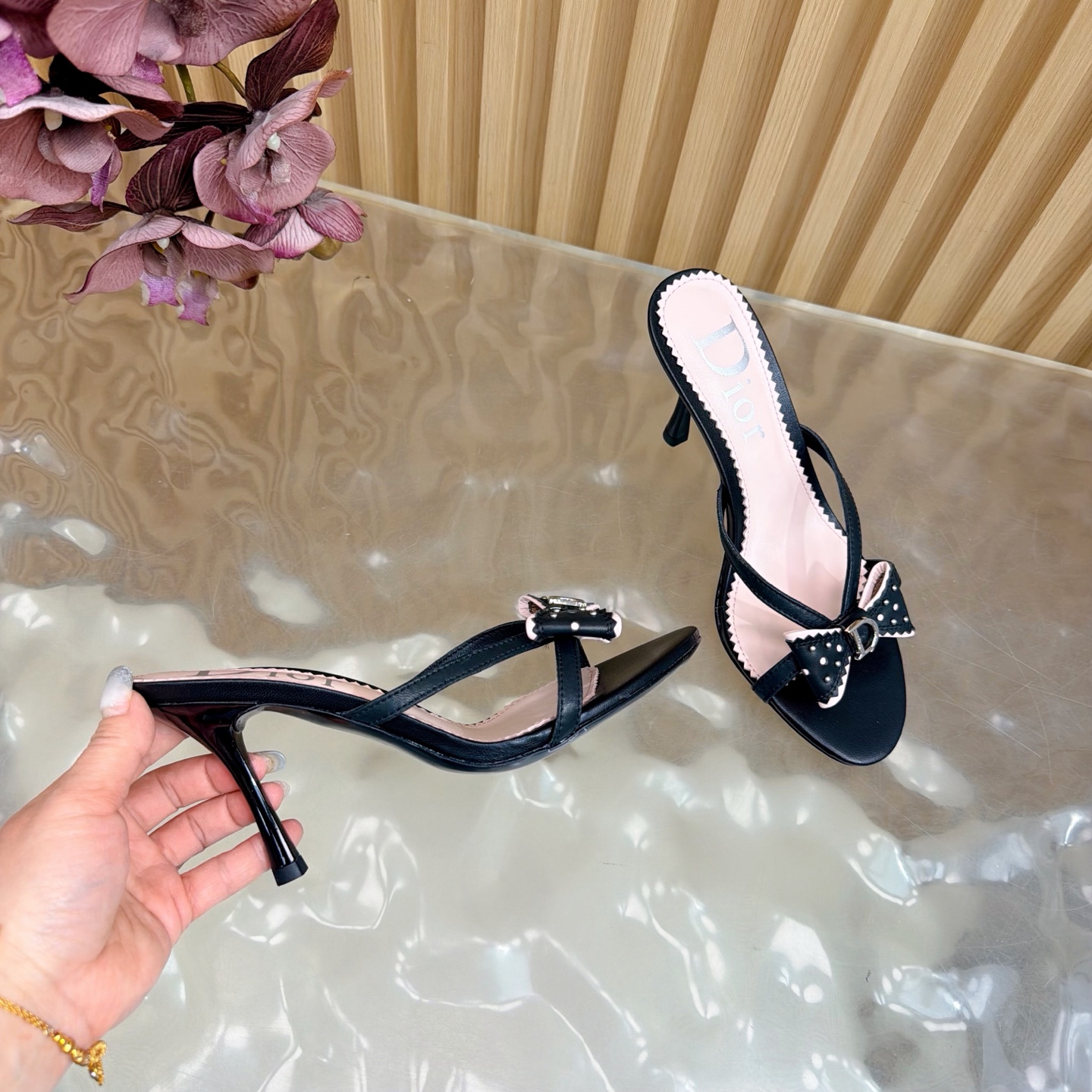 DIOR2025/ 春夏新品中古风 少女心爆棚 这款完全长在女生喜欢的点上 半拖高跟鞋 8